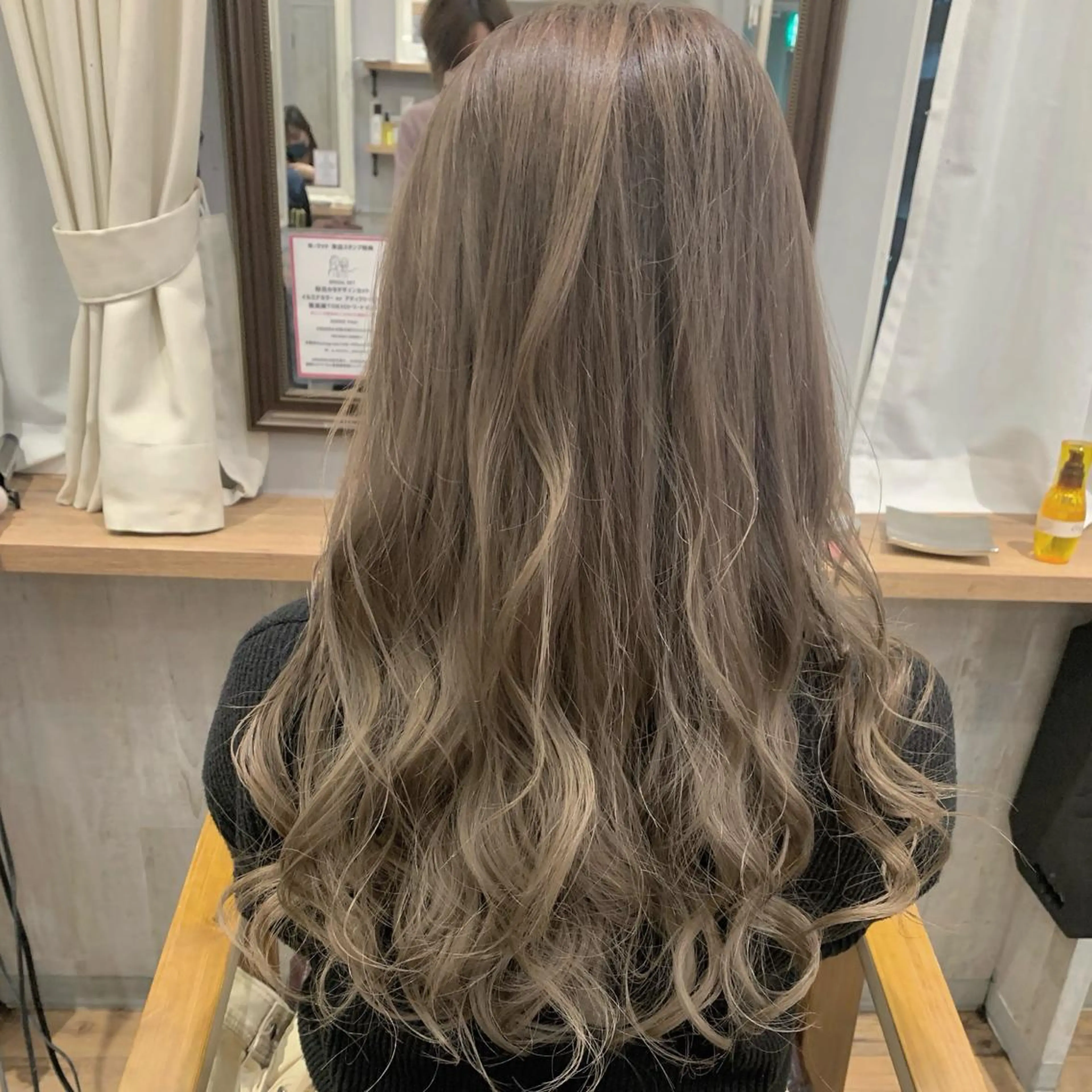 ロング 淡色ふんわりhair 新宿satomiのヘアスタイル