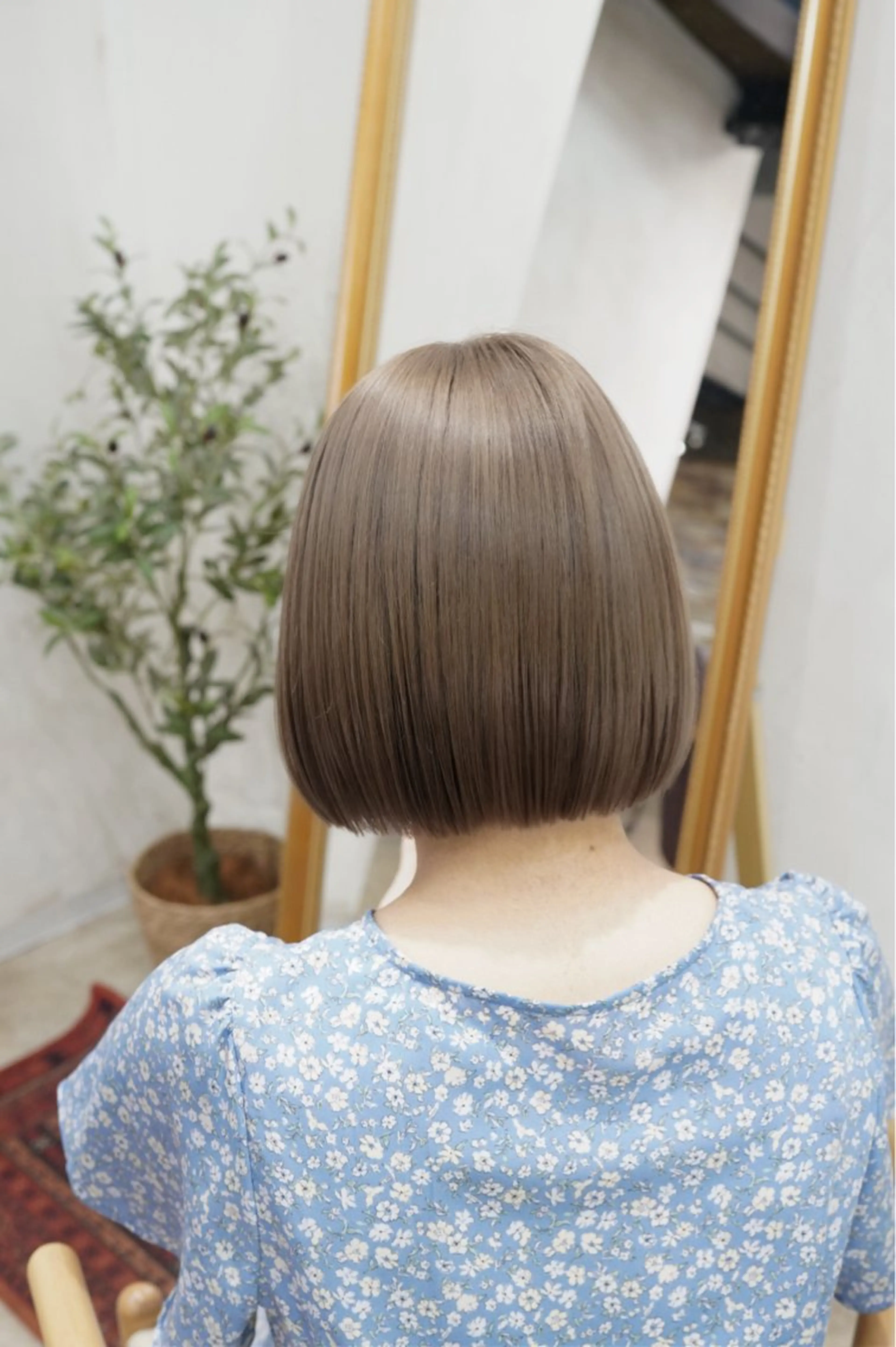 ショート ボブ レイヤーカット/ 艶カラー/みらいのヘアスタイル