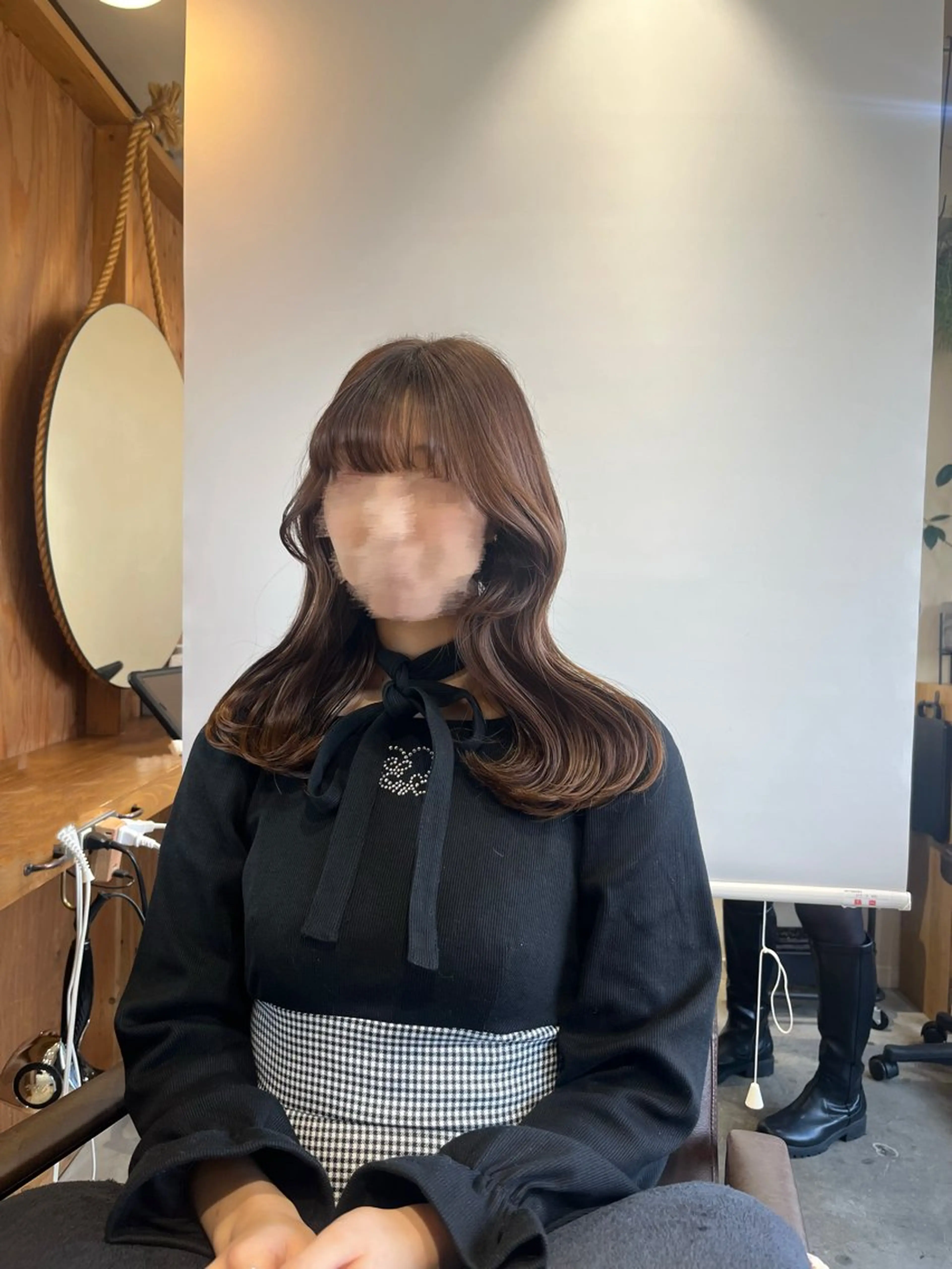 セミロング 塩川ももこ/ 自然な縮毛矯正のヘアスタイル