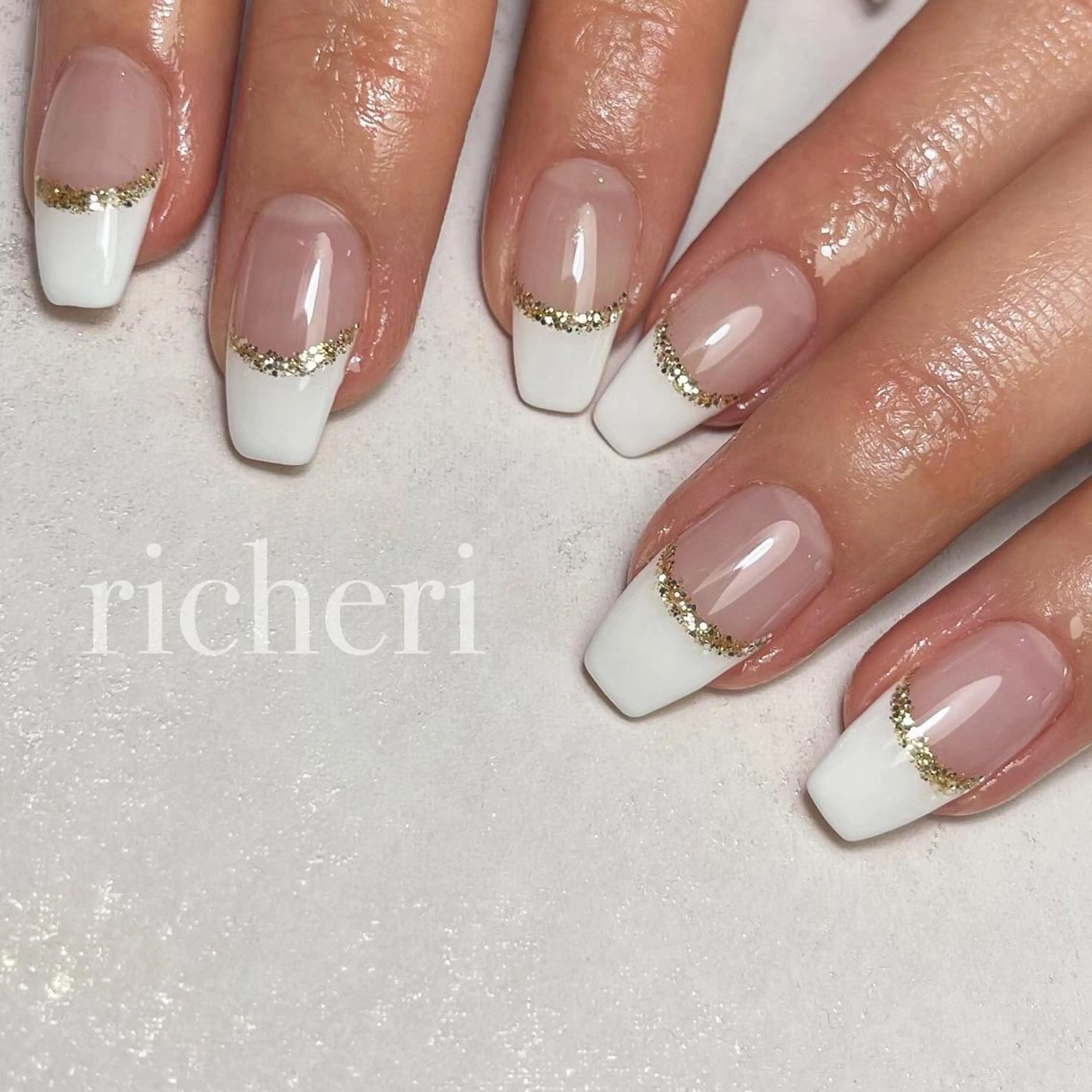 ミディアム ネイル 韓国風ヘア アートネイル フラッシュネイル フレンチネイル ジェルネイル ハンドネイル richeri beautyのエステ・リラクイメージ