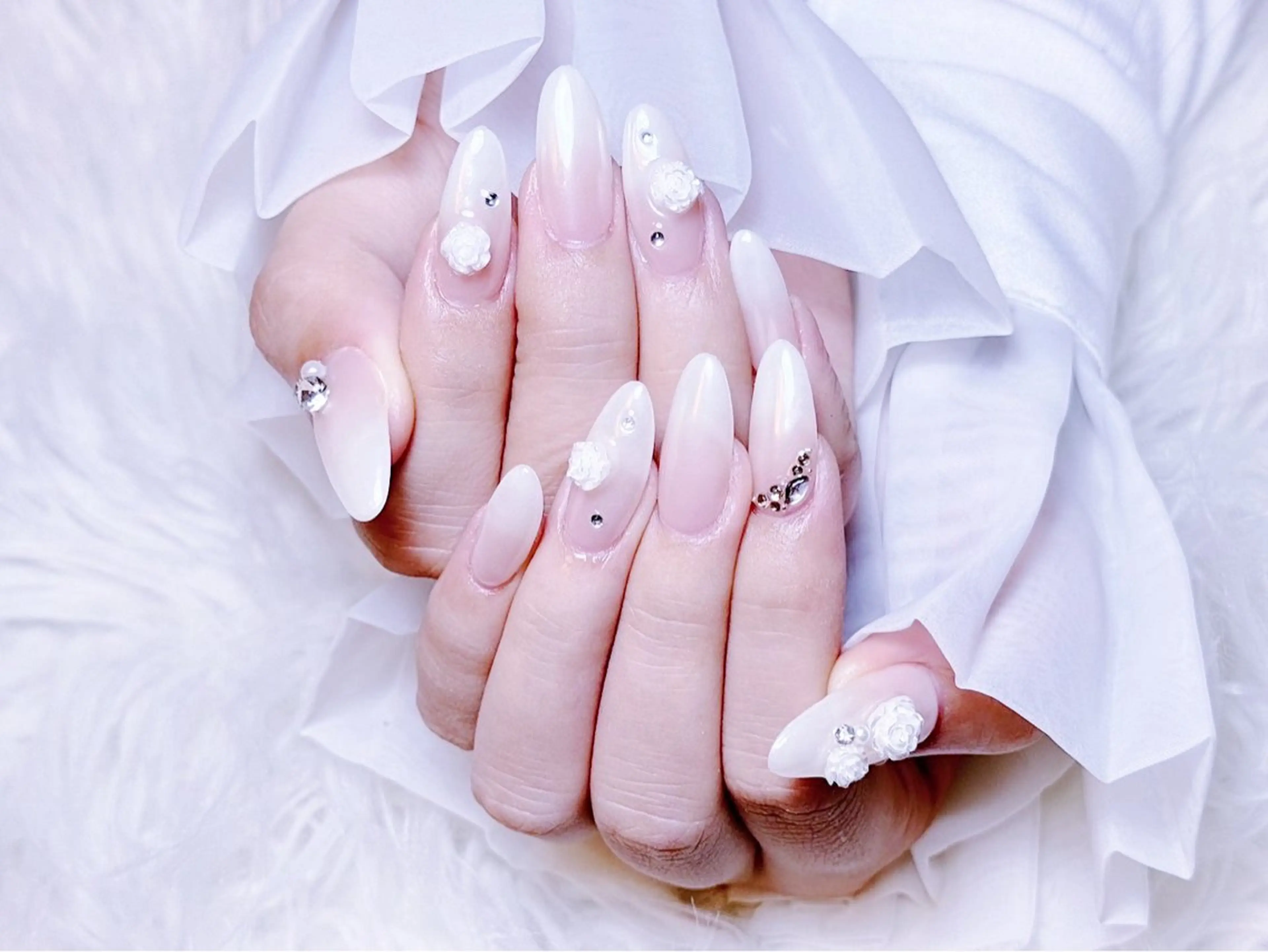 ネイル チークネイル 長さ出し フラワーネイル フレンチネイル ガーリー ハンドネイル ハンドケア NEW NAIL 池袋のネイルデザイン