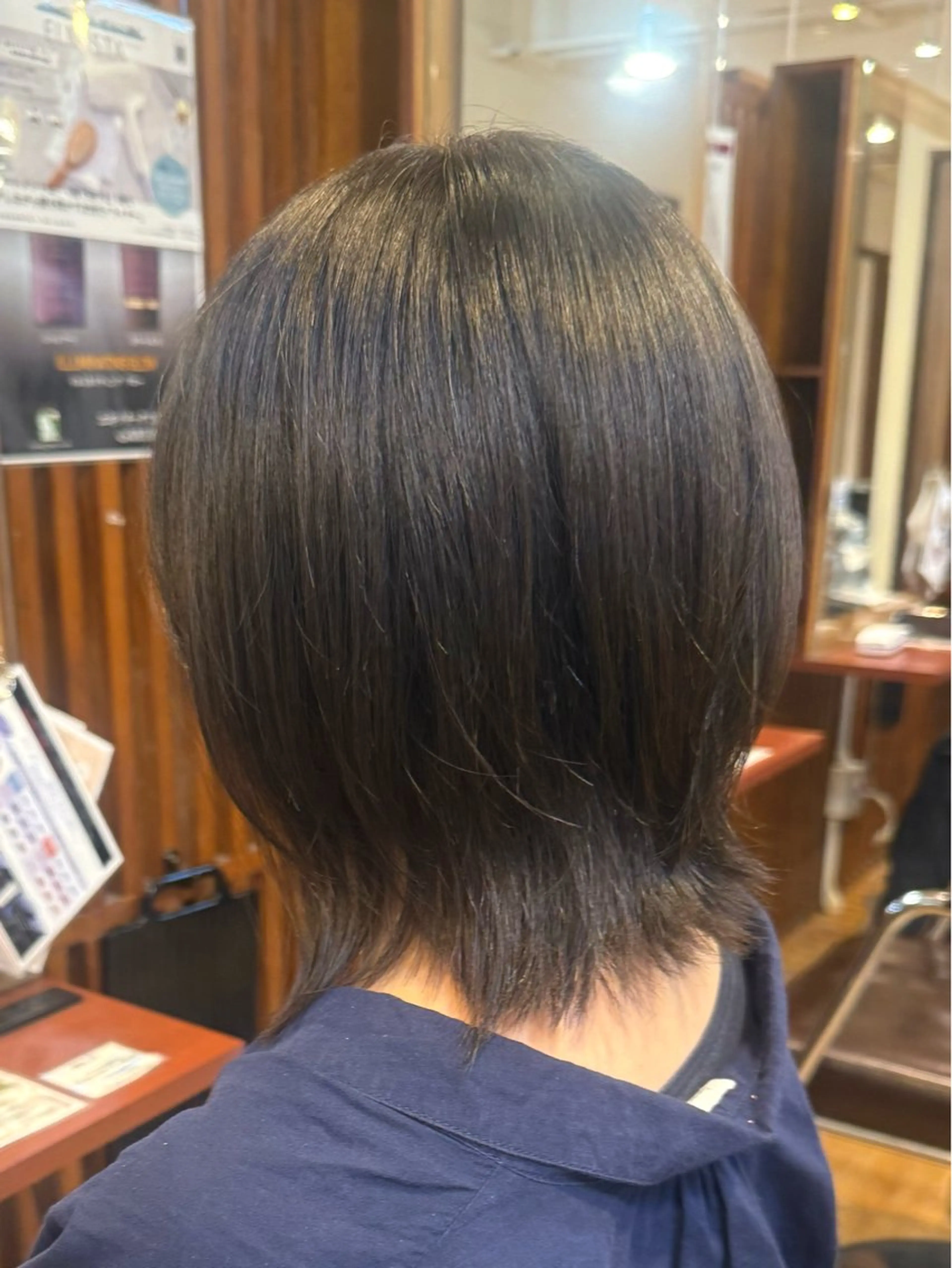 ミディアム くびれヘア レイヤーカット ウルフカット 栗原 莉玖のヘアスタイル