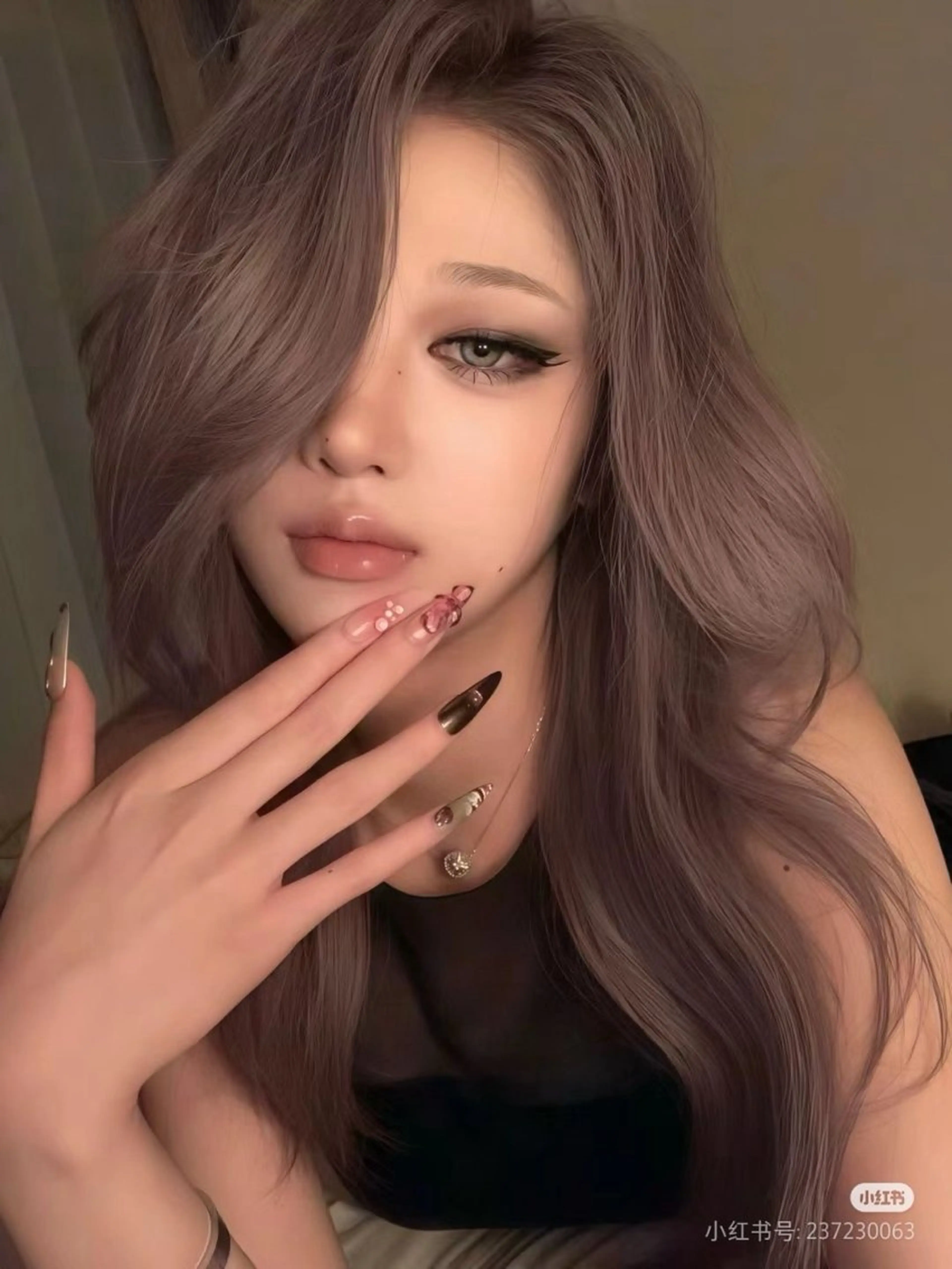 ロング 𝑲𝑶𝑲𝑶🦋 暖色ワンホン🌹💋のヘアスタイル