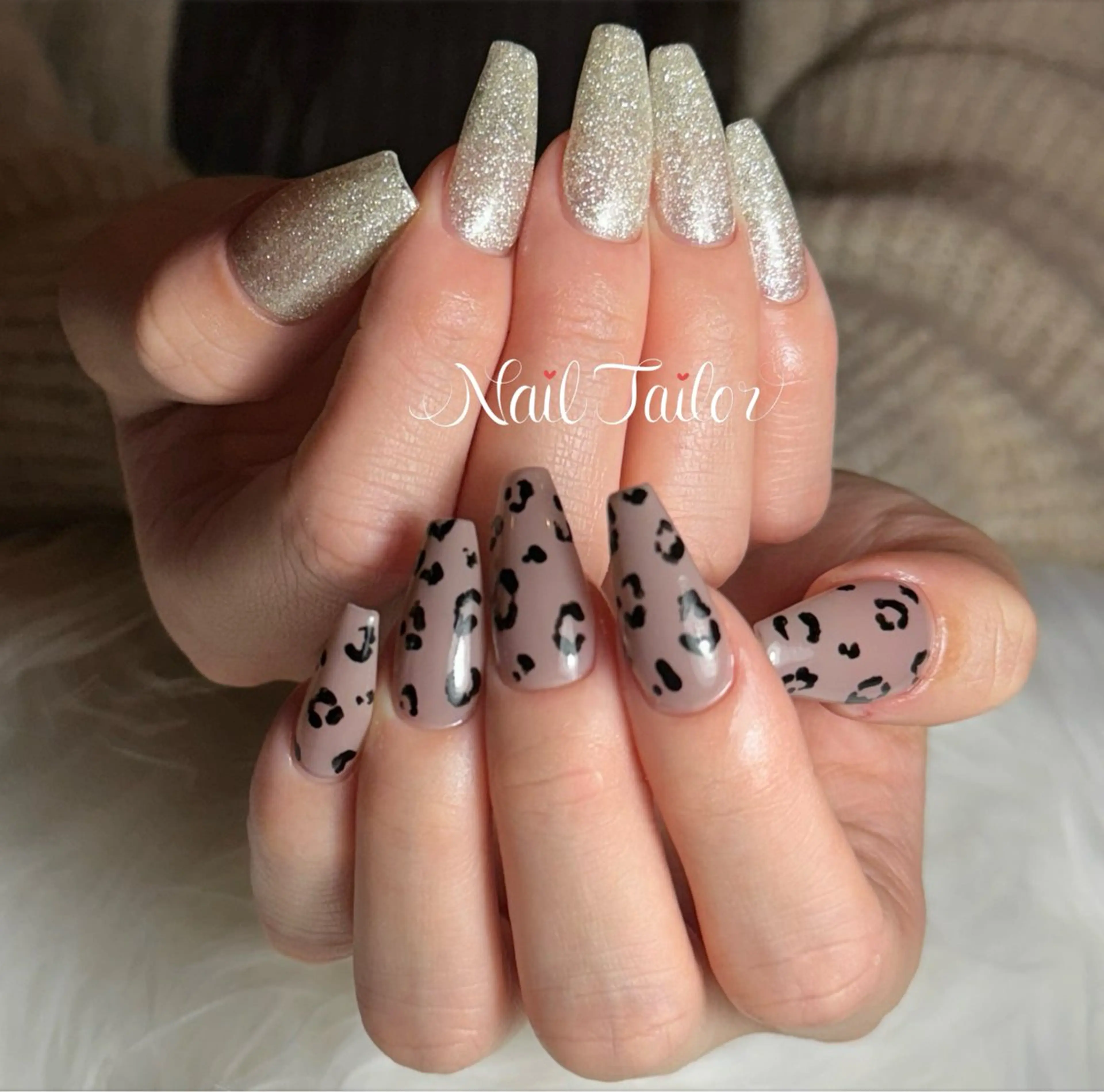 ネイル アニマル柄 アートネイル 長さ出し キラキラネイル ラメ(グリッター) ハンドネイル NailTailor ネイルテイラーのネイルデザイン