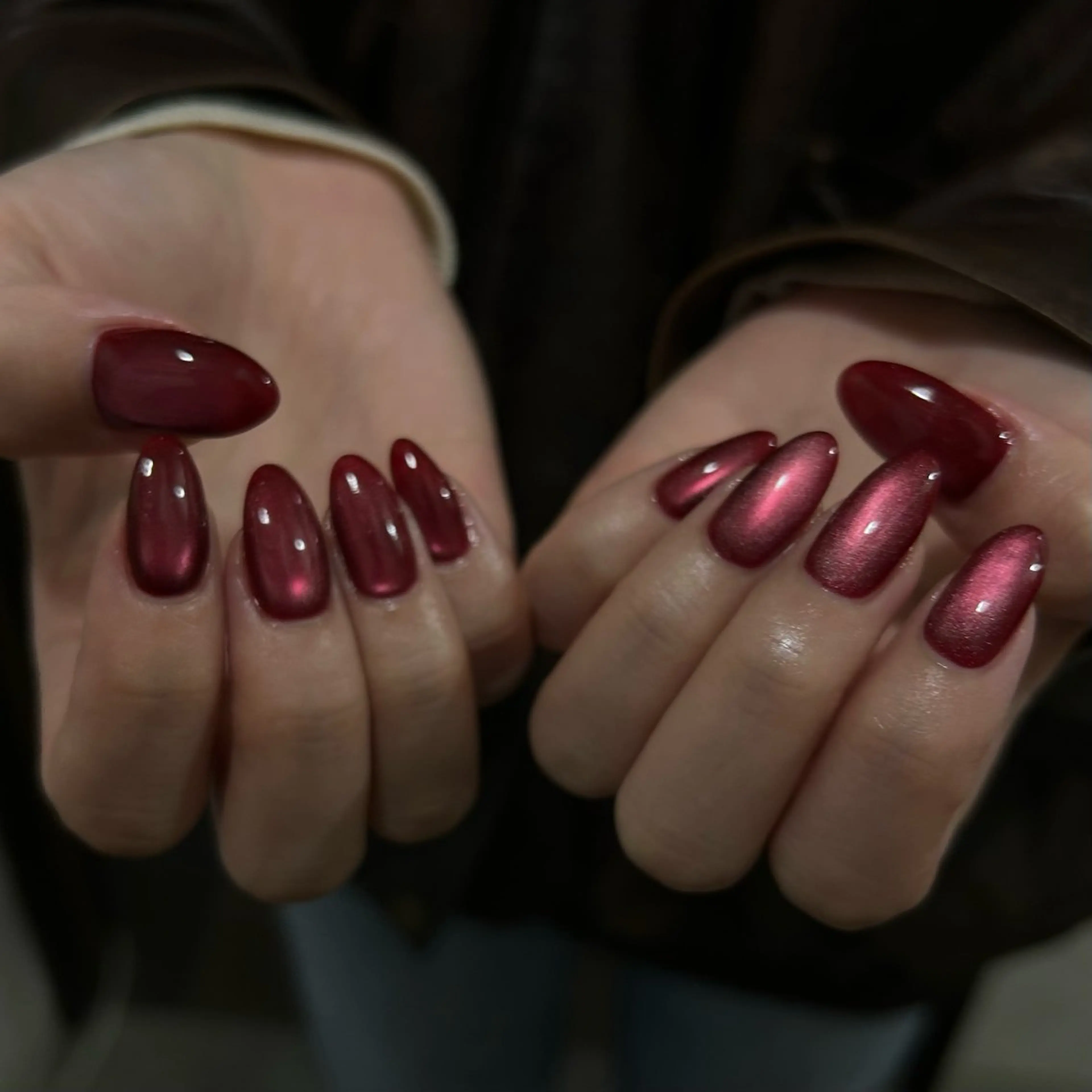 ネイル 氷ネイル・うるうるネイル マグネットネイル 赤色 ハンドネイル パラあり！フィルイン 美フォルムのネイルデザイン