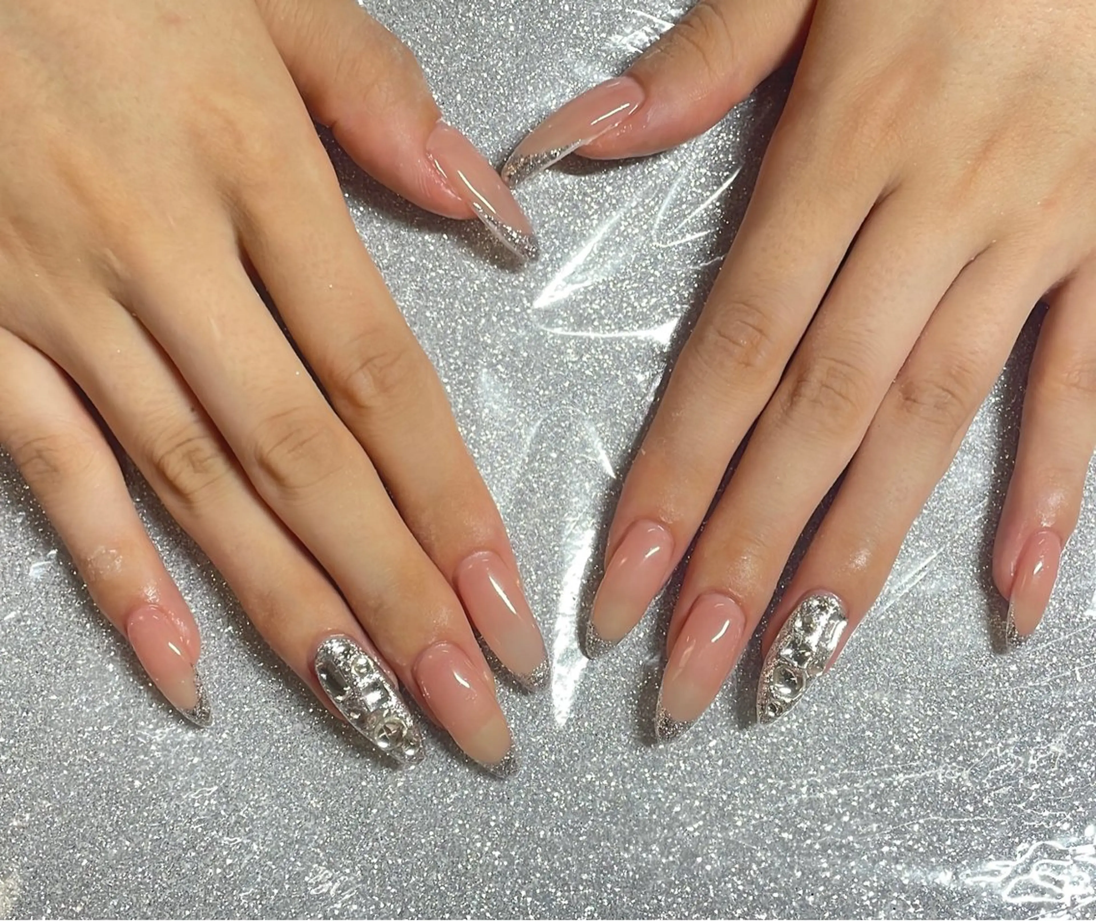 ネイル ハンドネイル VIERU 🌈🎀💖のネイルデザイン