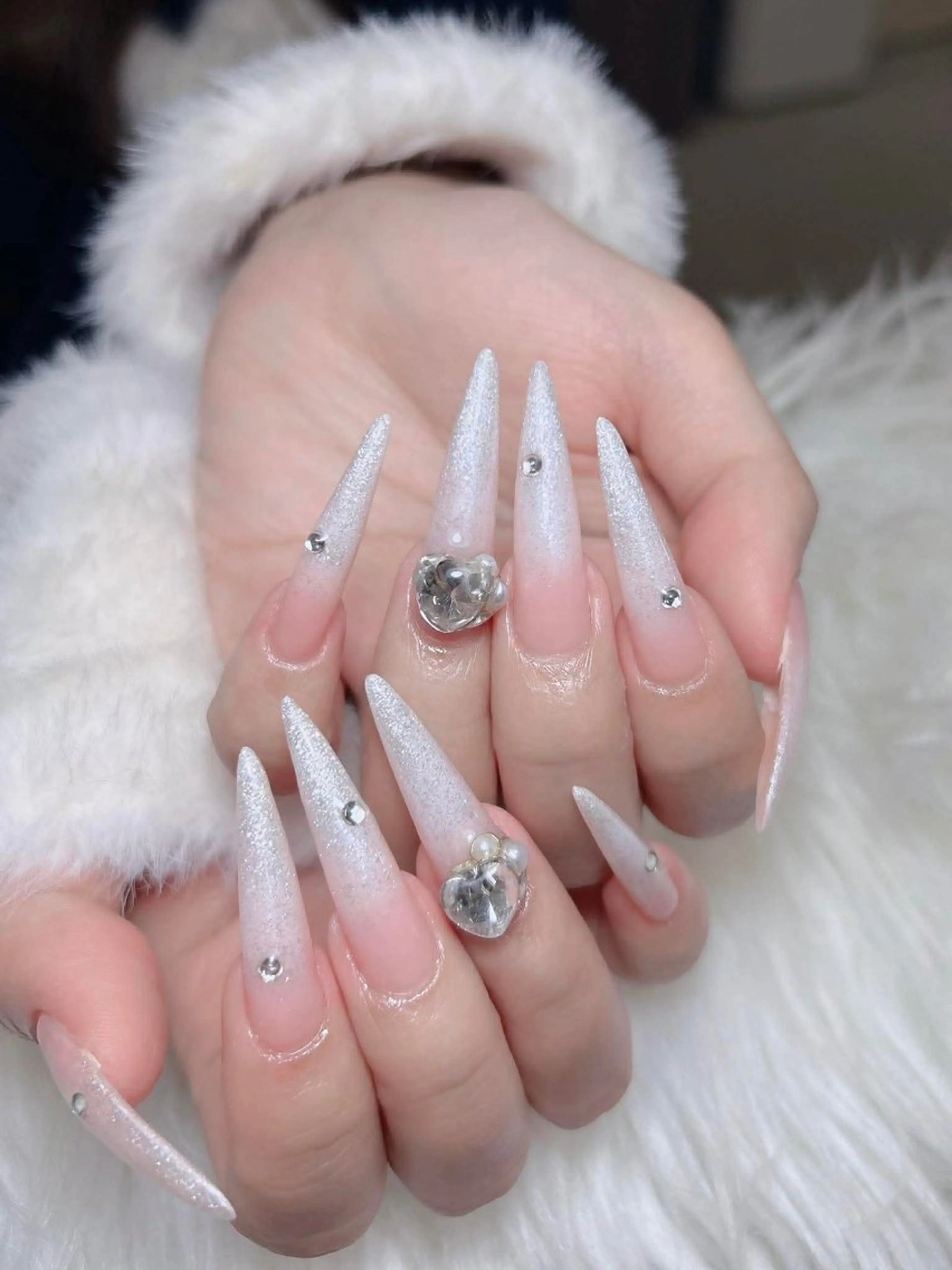 ネイル オーロラネイル チークネイル 長さ出し フレンチネイル 韓国ネイル ハンドネイル ハンドケア Lumi Shinokuboのネイルデザイン