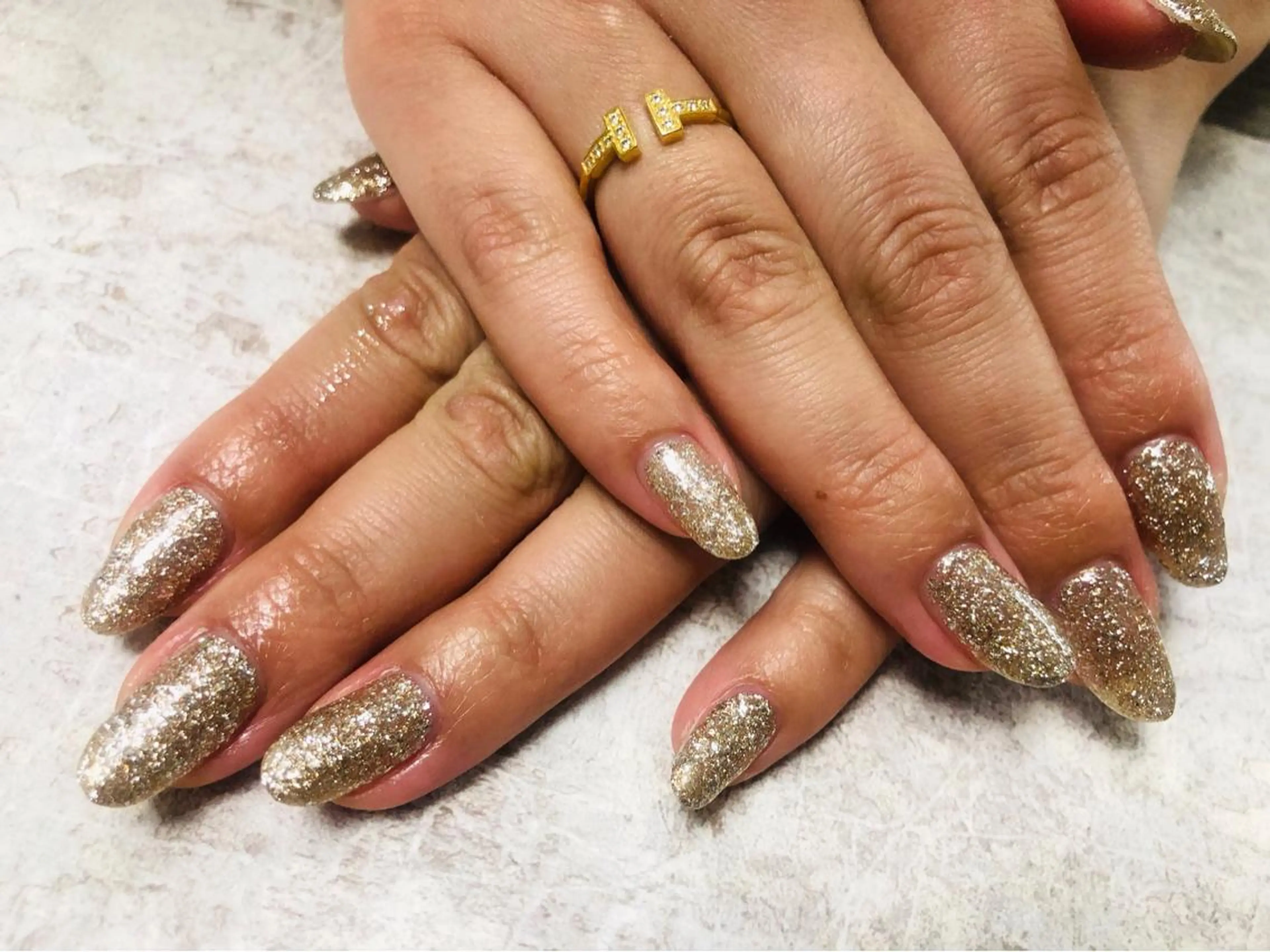 ネイル ゴールド ワンカラーネイル ハンドネイル mogunail &blowのネイルデザイン