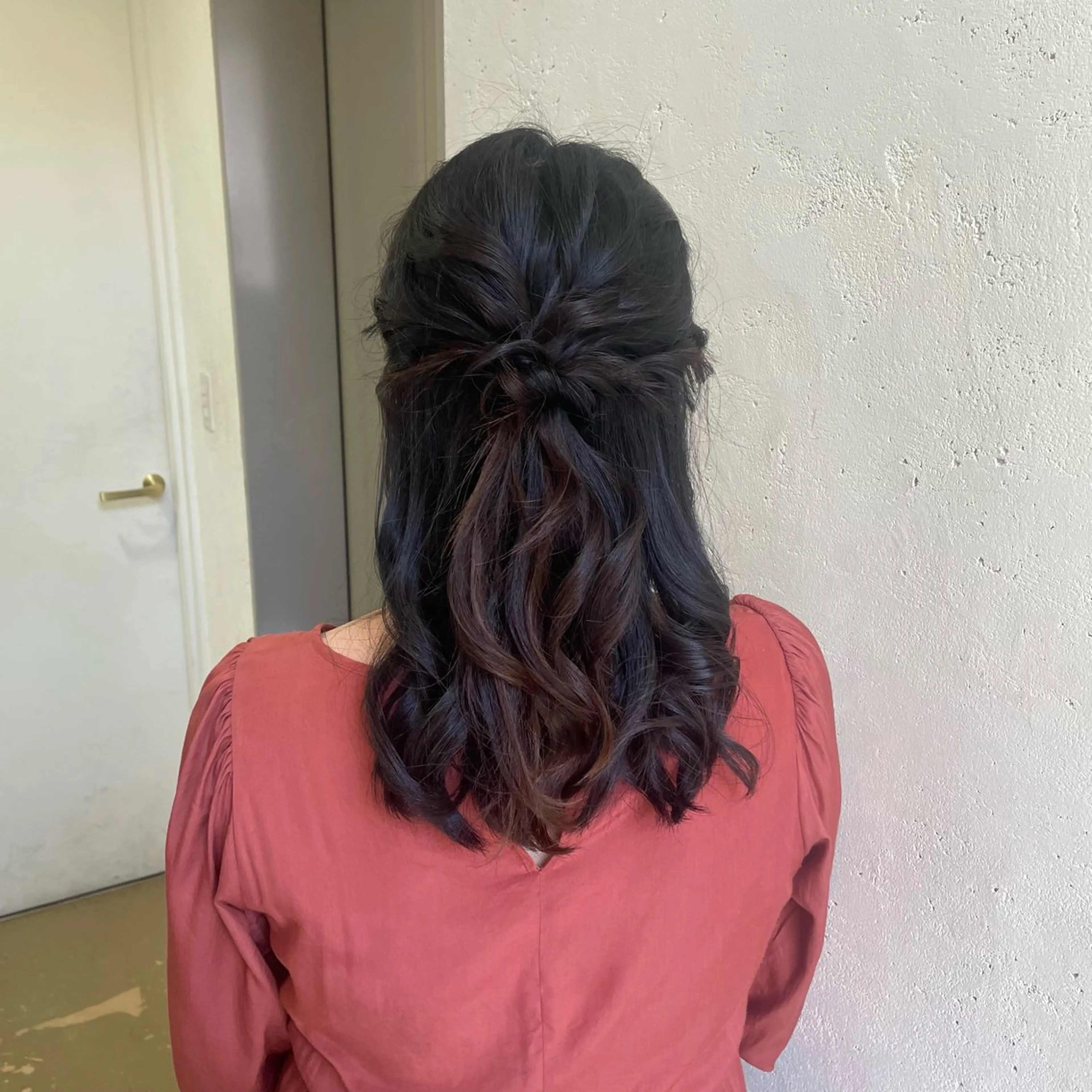 ヘアアレンジ ハーフアップ ヘアセット 縮毛矯正ヘアアレンジ 🌸三輪知優🌸のヘアスタイル