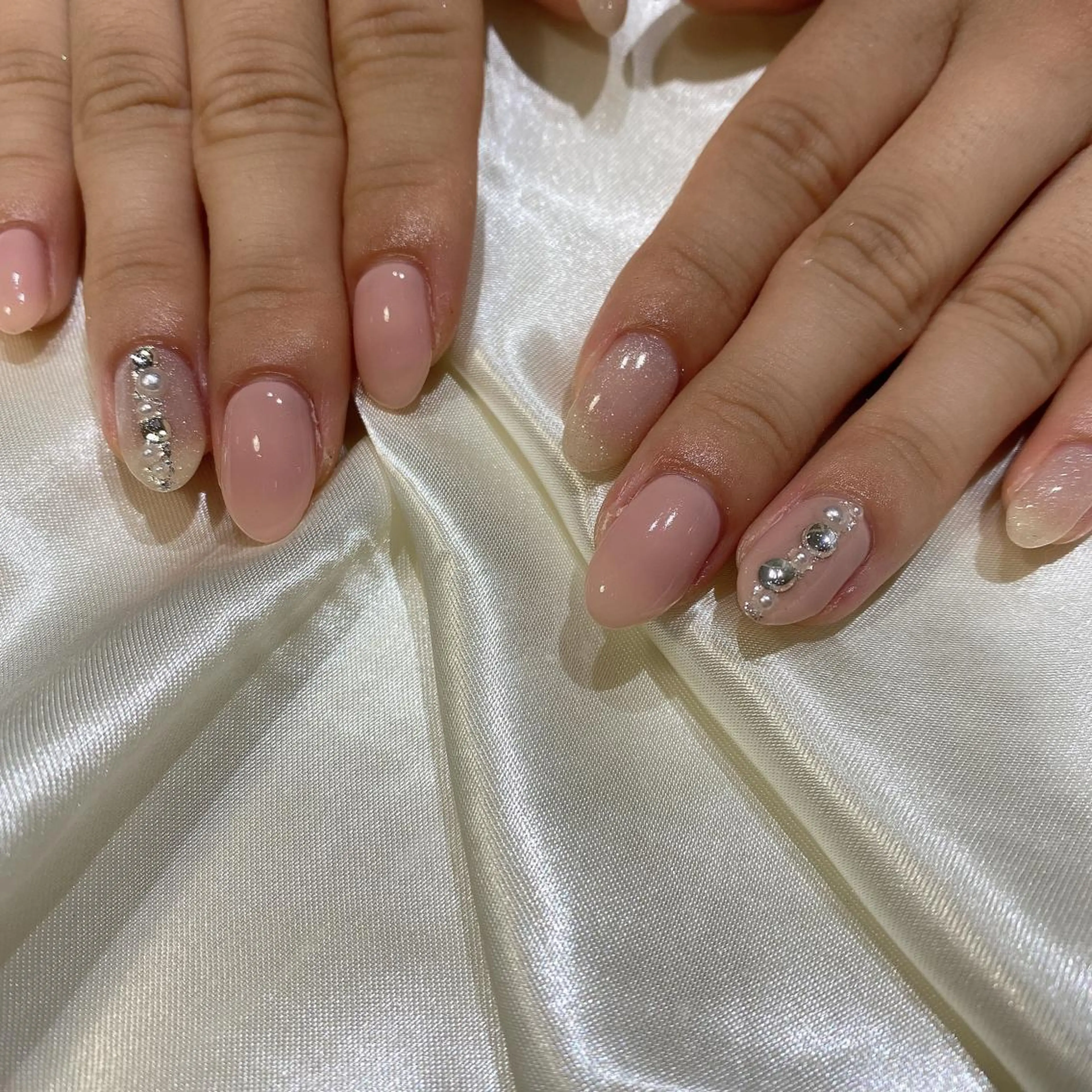 ネイル ハンドネイル 西岡 杏のネイルデザイン