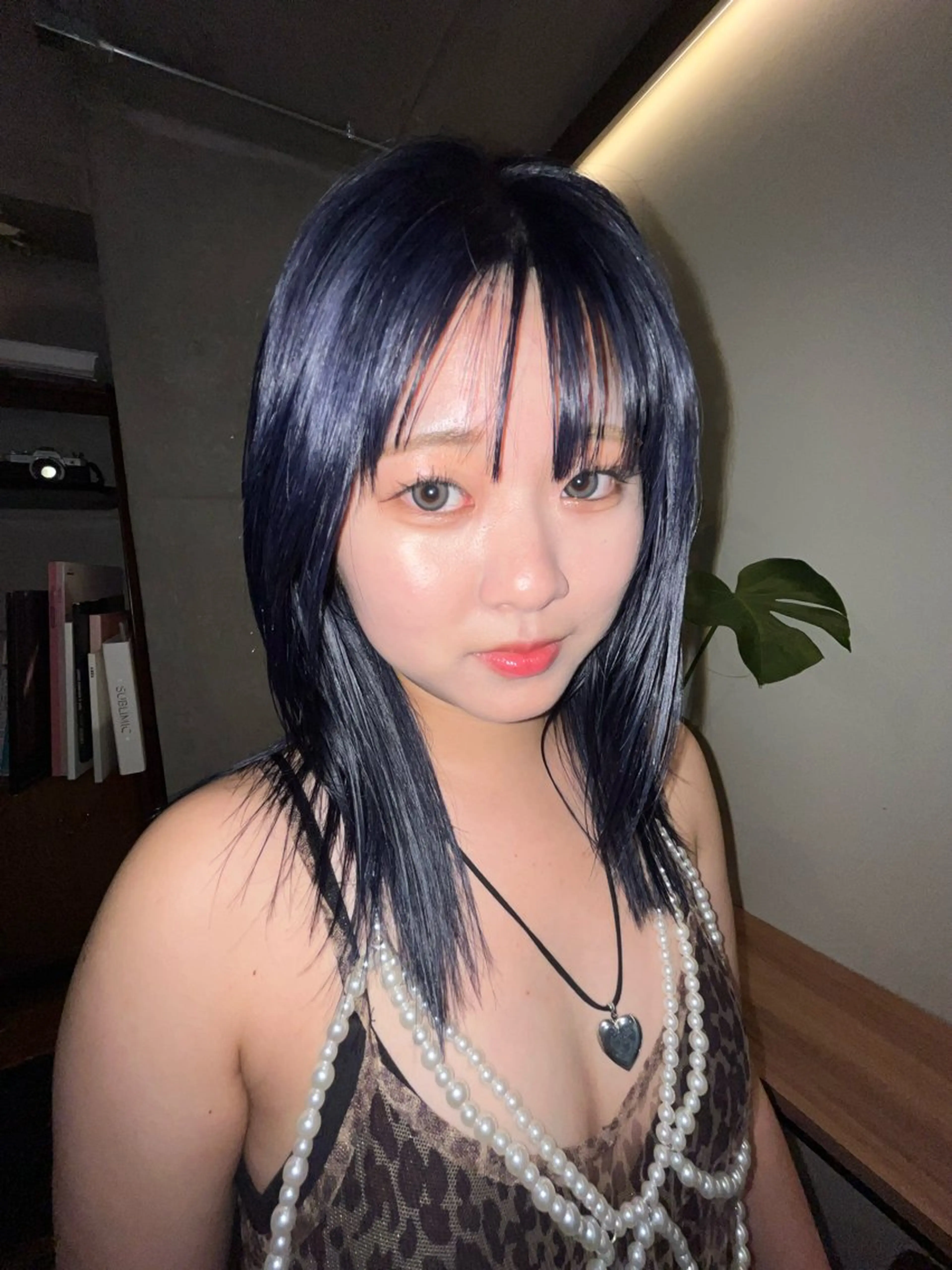 ミディアム ボブレイヤー レッドブラウン ボブ 顔まわりレイヤー ハイレイヤー レイヤーカット\ウル フ　chinatsuのヘアスタイル