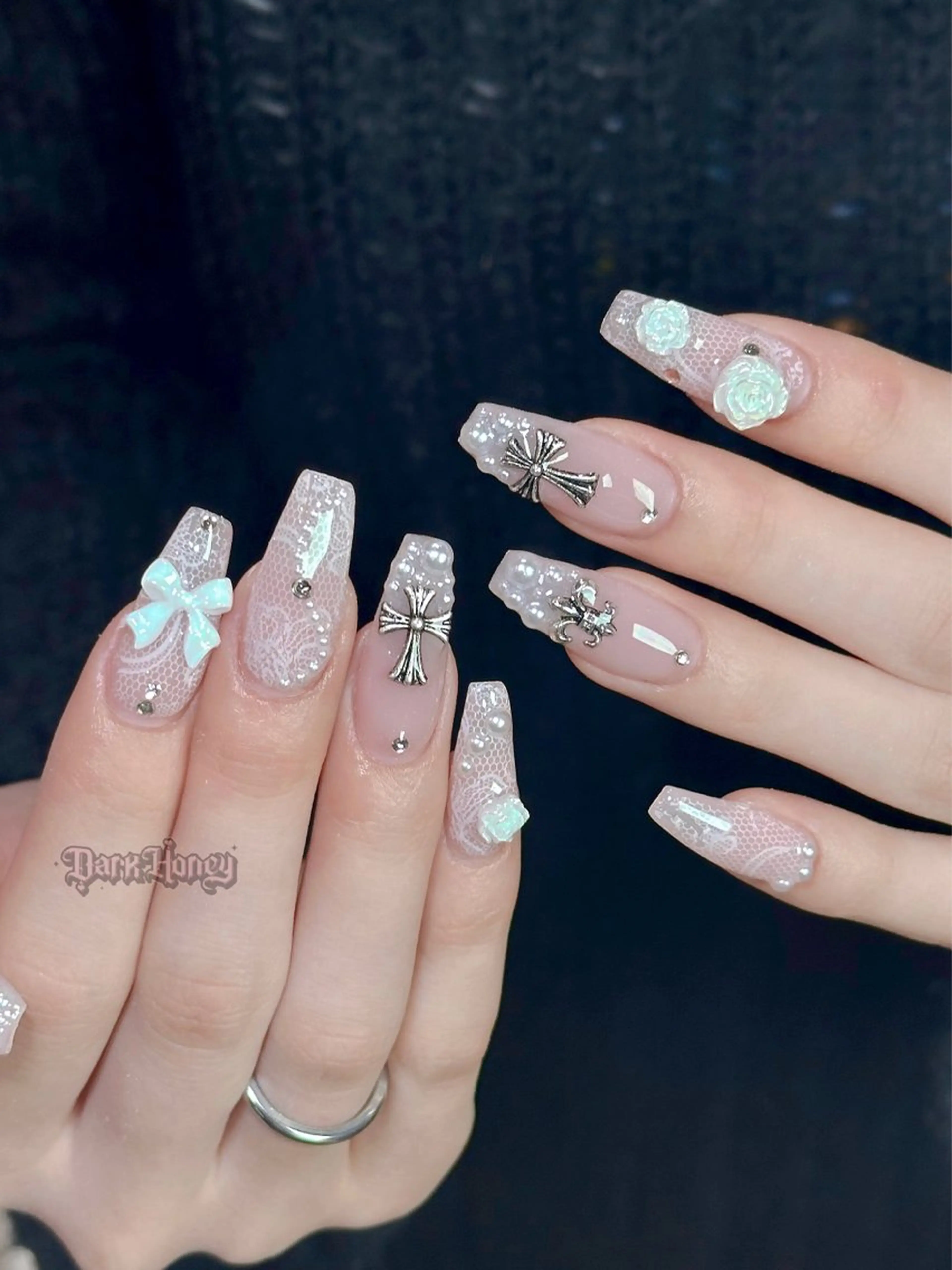 ネイル ハンドネイル Dark honey スカルプ専門原宿店のネイルデザイン