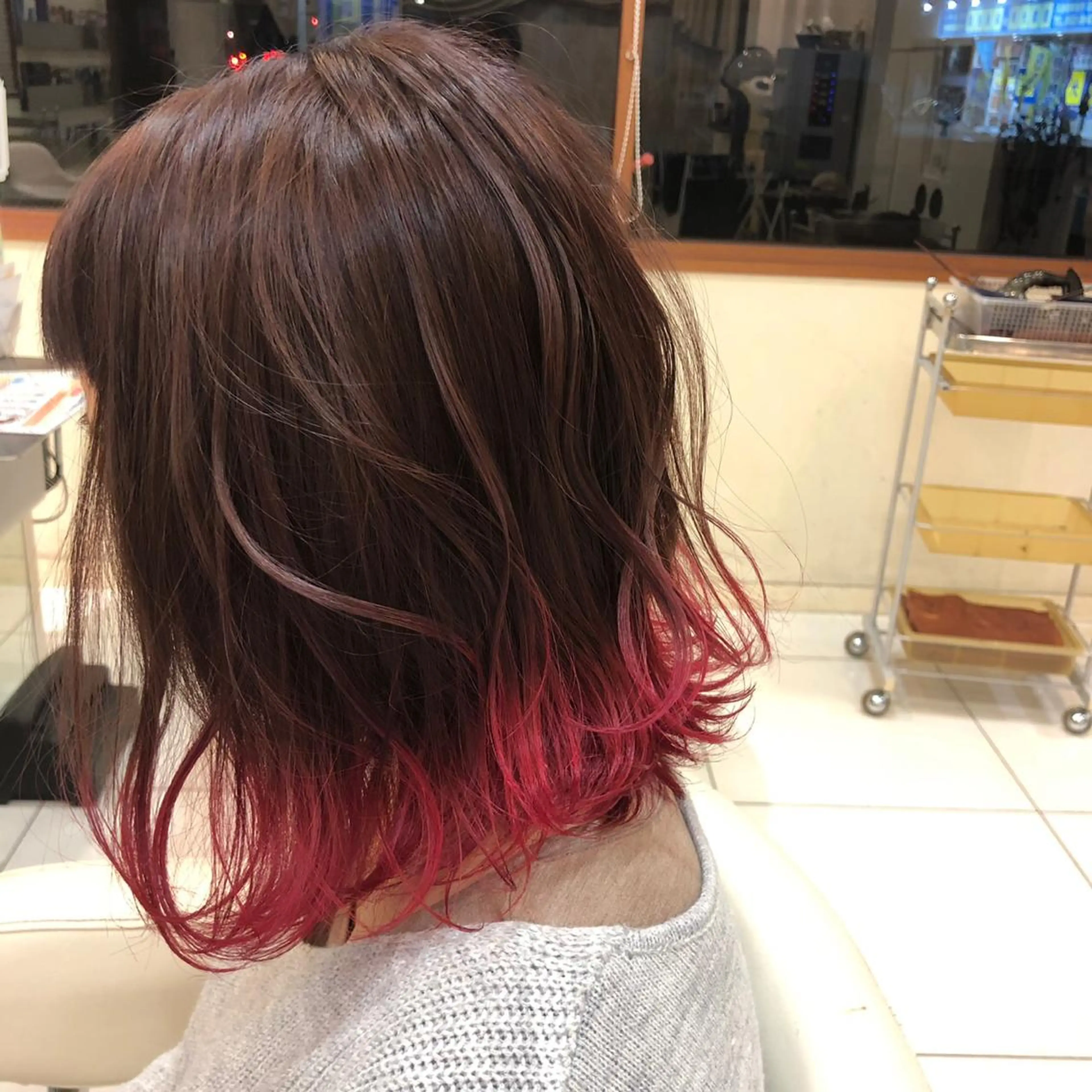 ミディアム Lit.豊橋 夏目のヘアスタイル