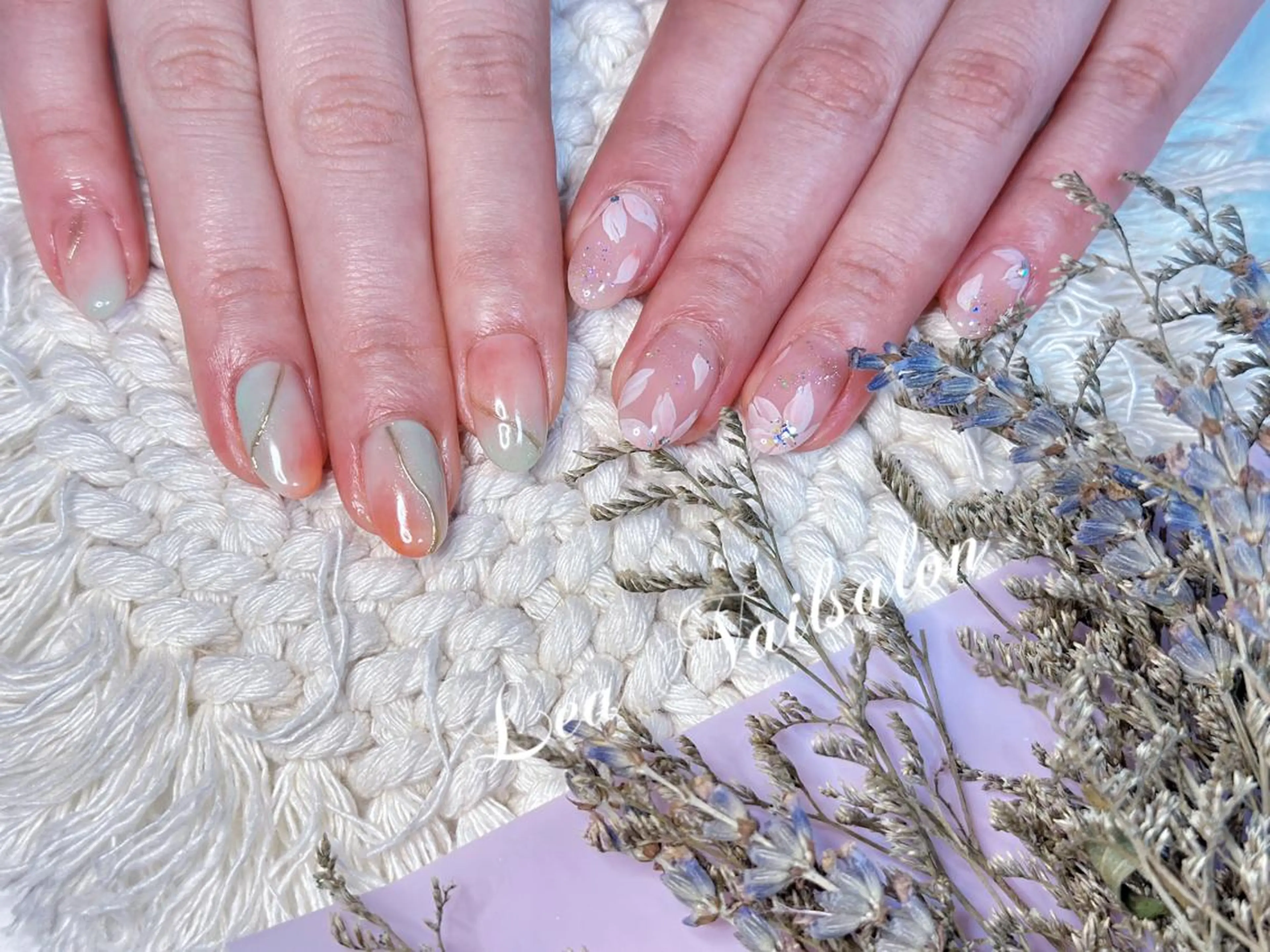 ミディアム カラー ネイル Le’a NailSalonのネイルデザイン