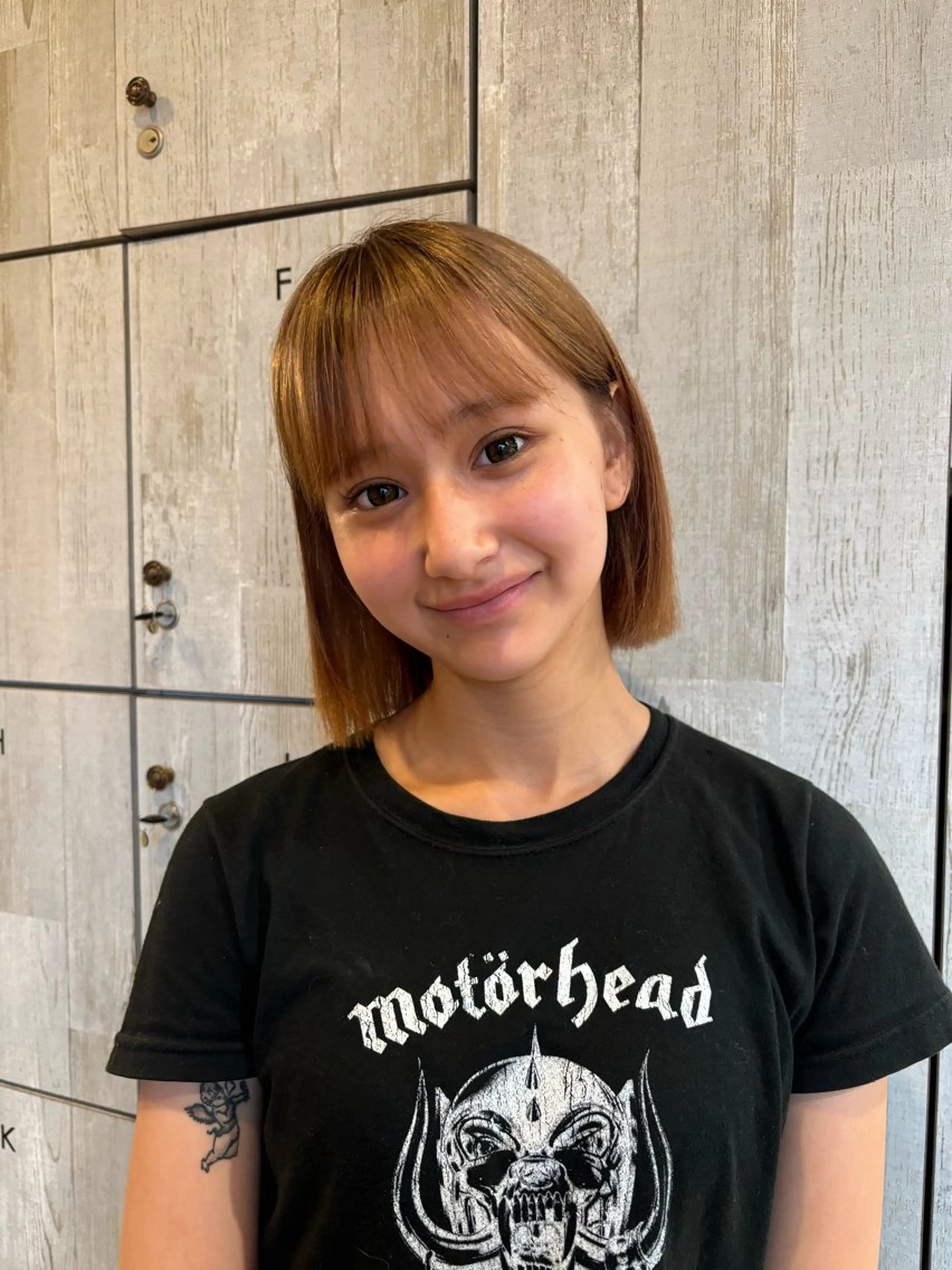 ショート カラー ブリーチ 似合わせレイヤー/ Wカラー🧸こころのヘアスタイル