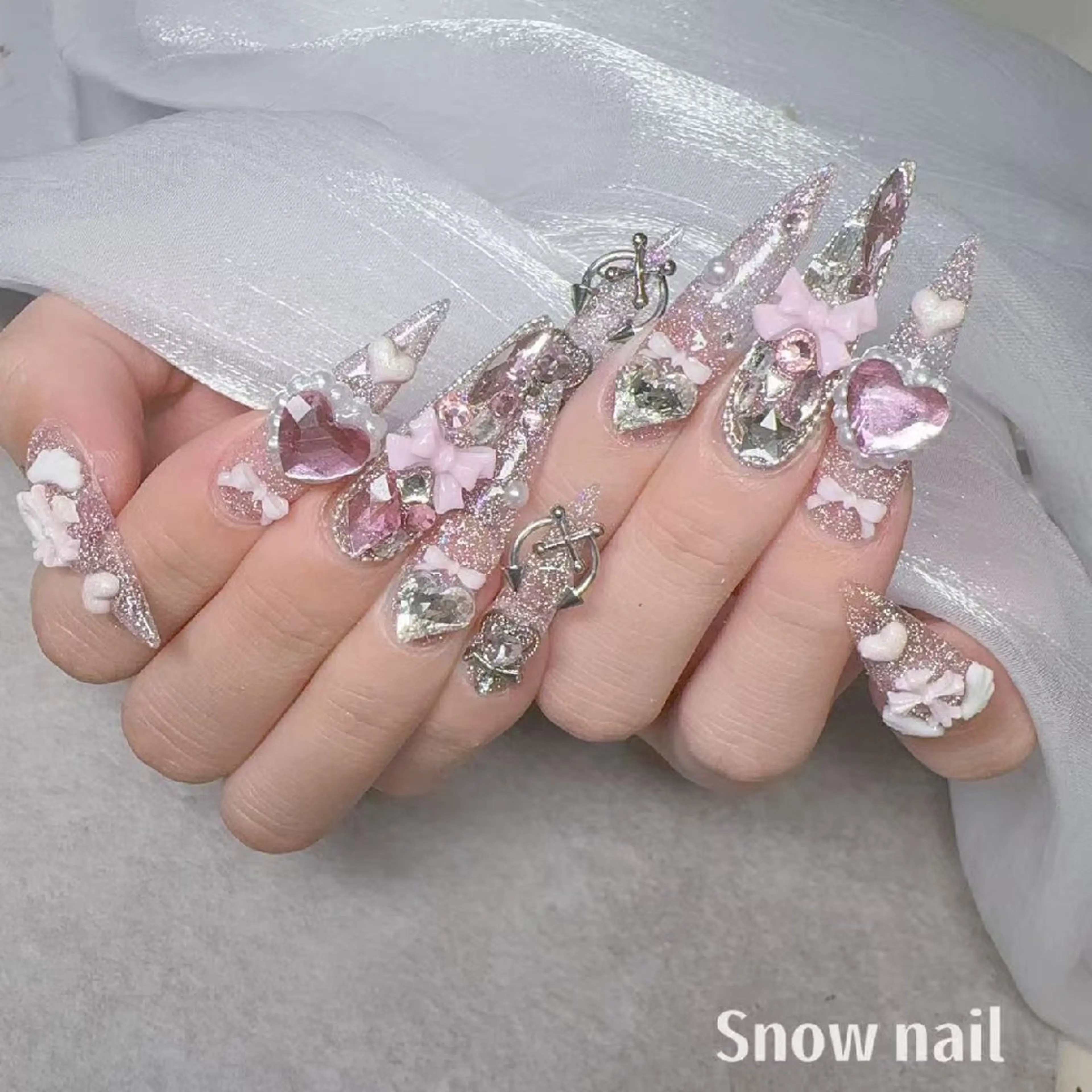 ネイル Snow nail  💕 新宿🌸のネイルデザイン