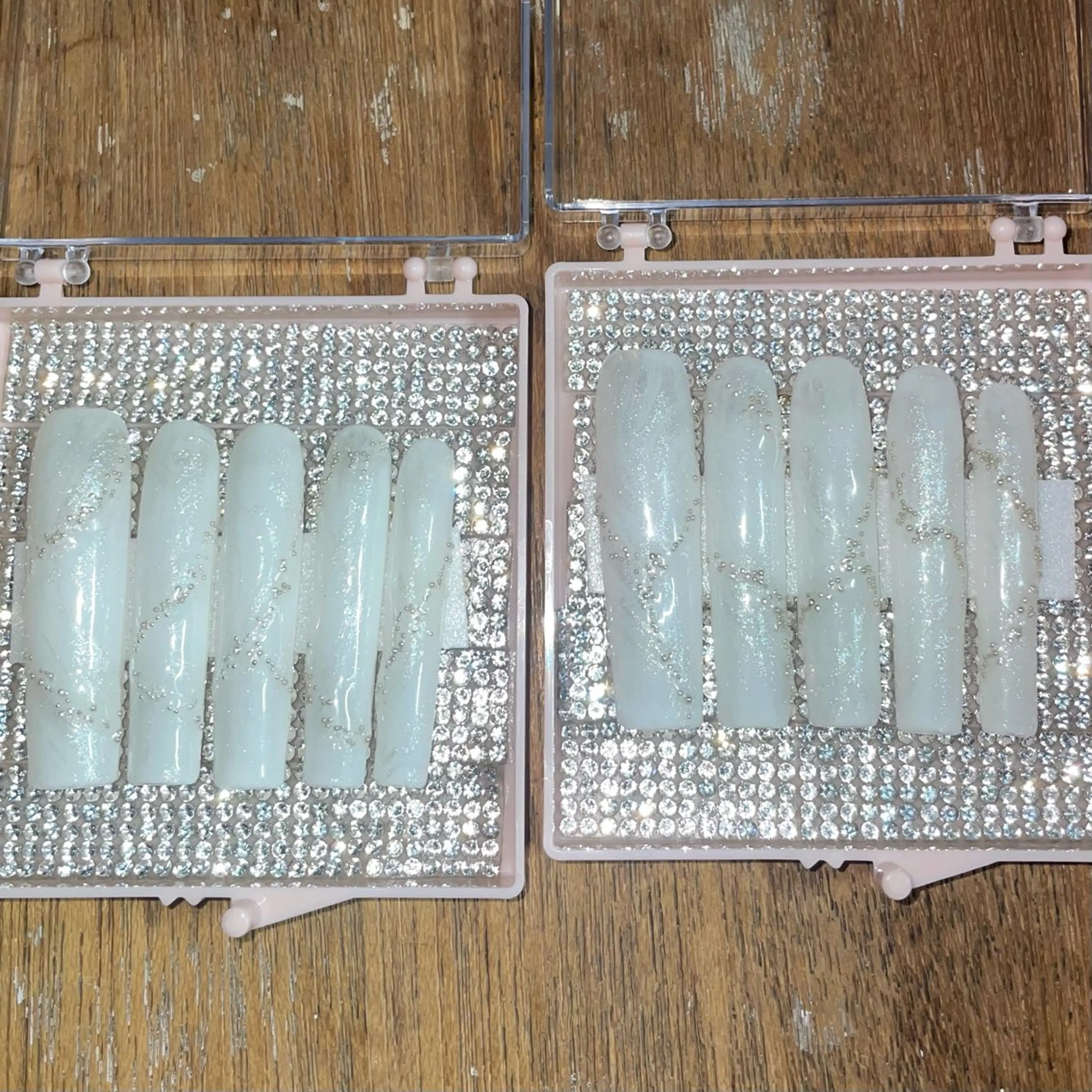 ネイル ネイルチップ Nail ヌシん家 AKANEのネイルデザイン