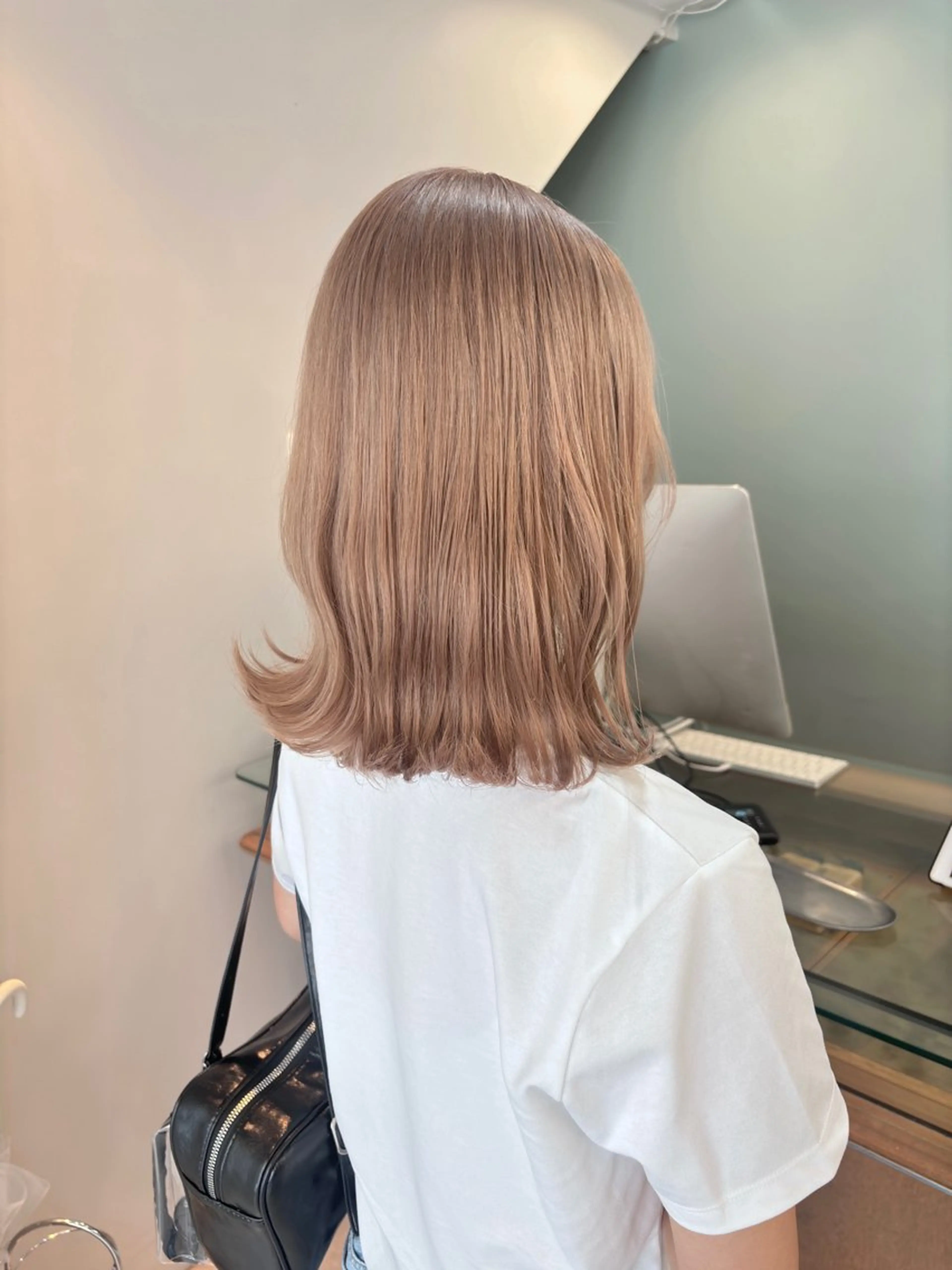 ミディアム leben serikaのヘアスタイル