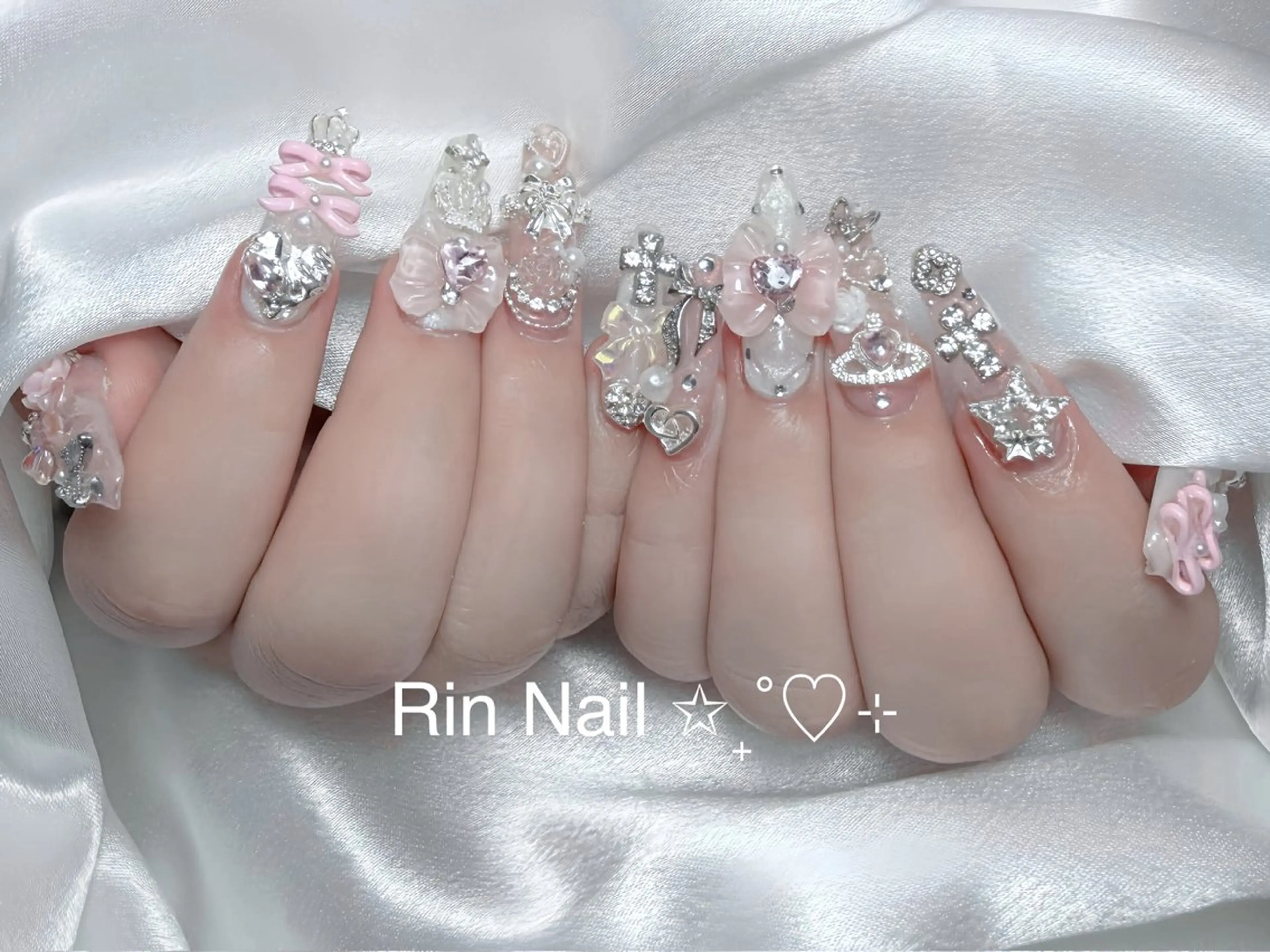 ネイル アートネイル チークネイル ジェルネイル ロングネイル マグネットネイル ハンドネイル Rin Nail 新大久保店のネイルデザイン