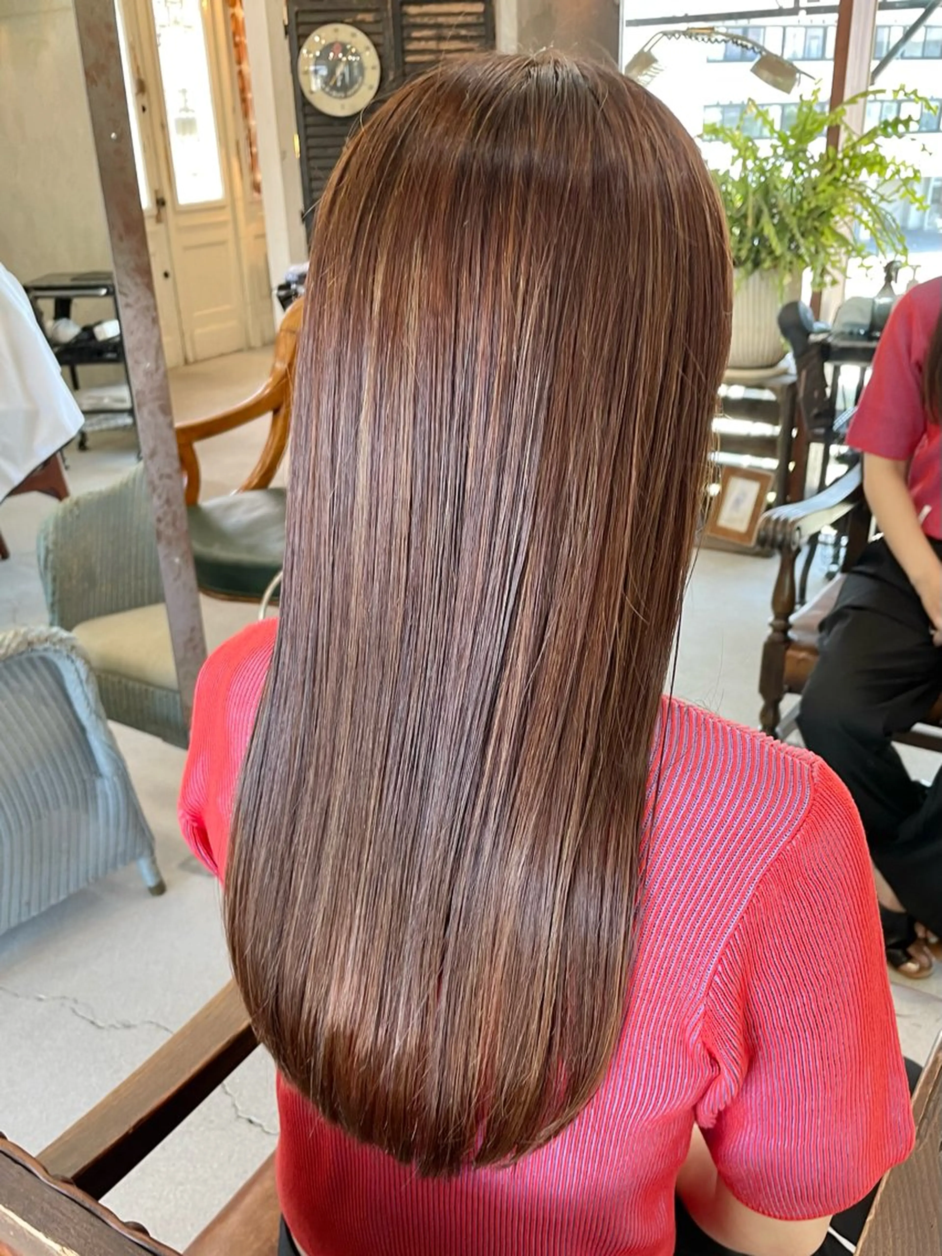 ロング カラー 岡田 恭明のヘアスタイル