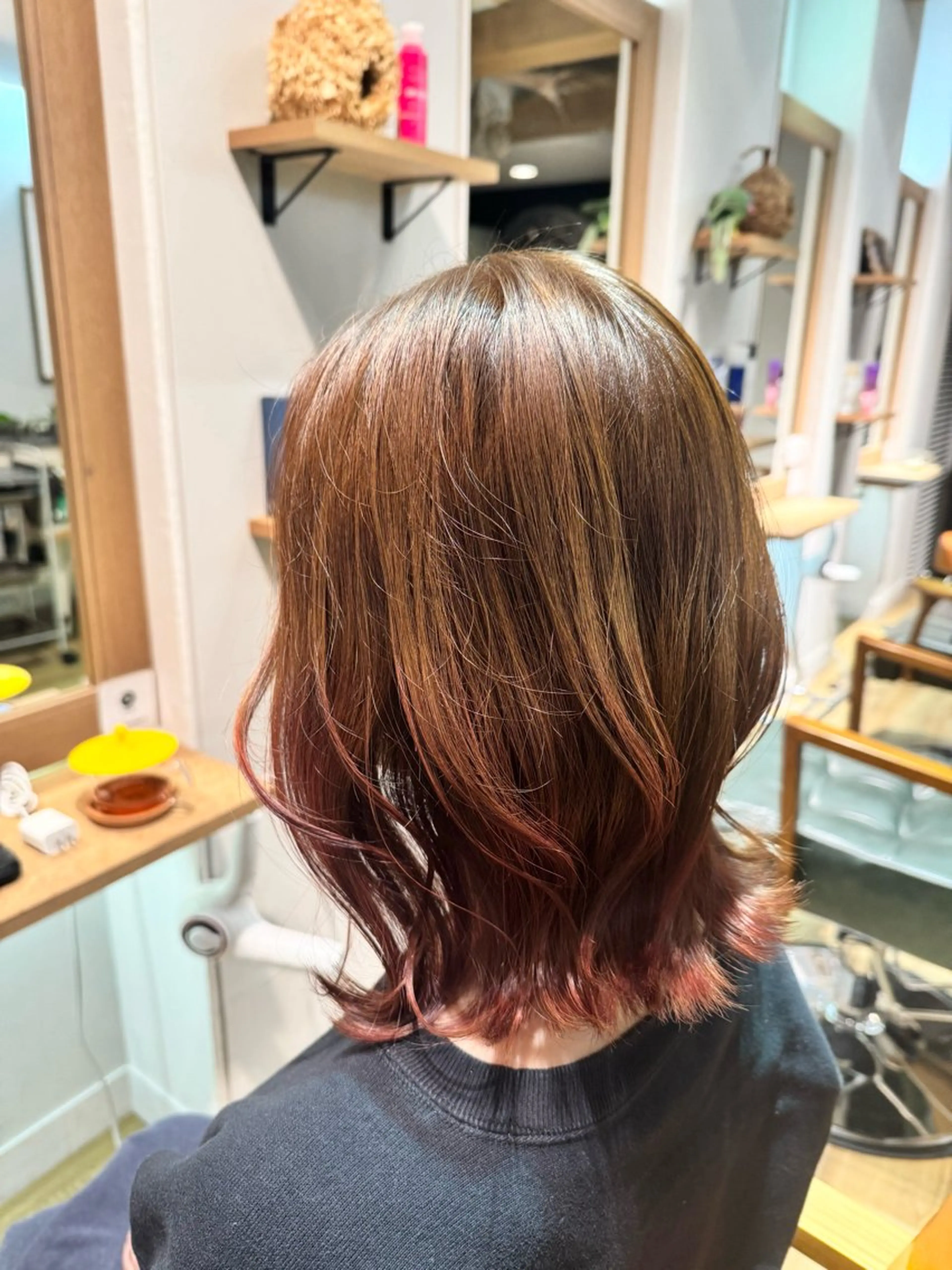 セミロング カラー ベージュカラー グラデーションカラー ピンクカラー ピンクベージュ ヘアカラー トリートメント ツキダテ ユイのヘアスタイル