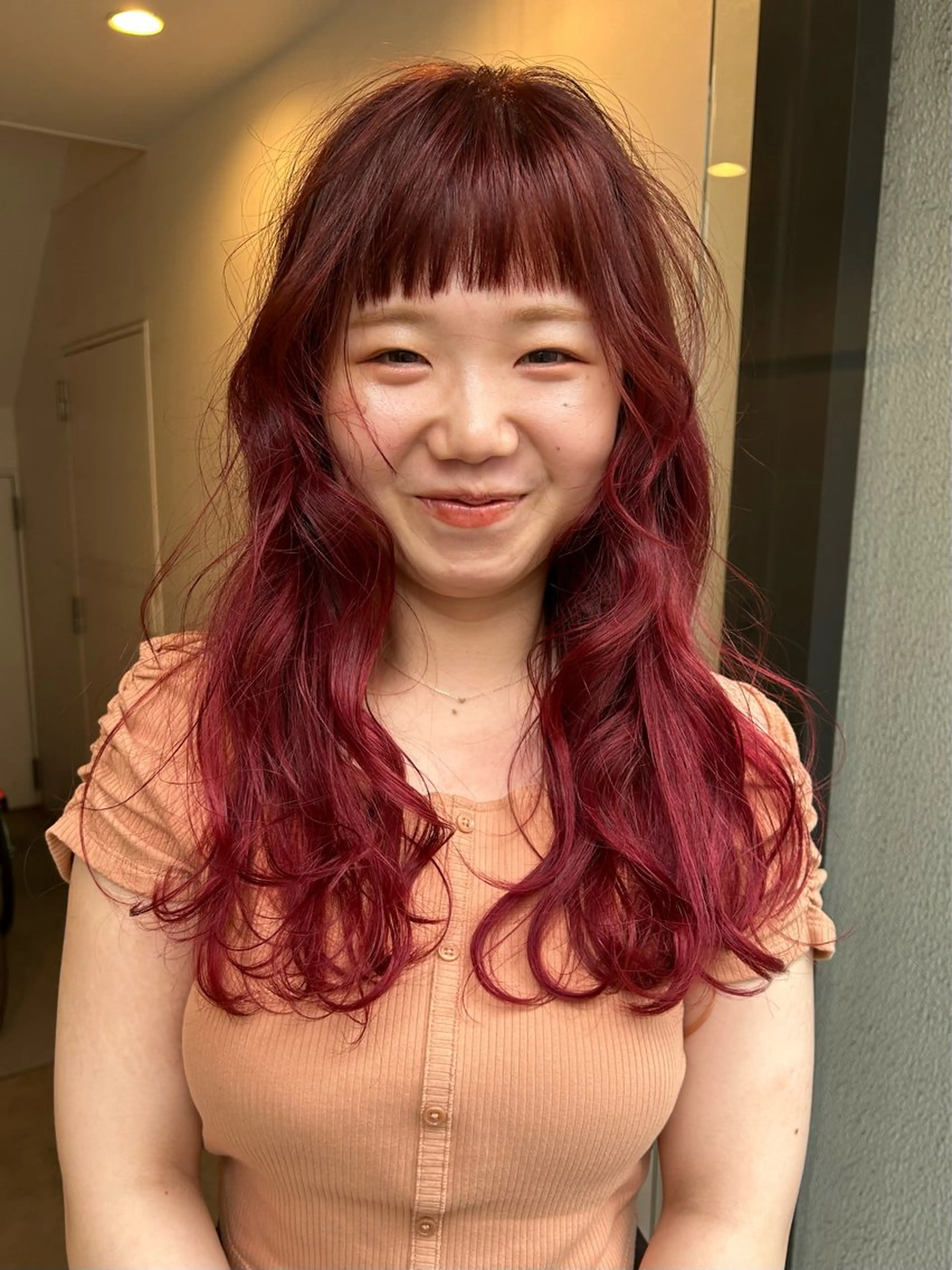 ロング カラー ブリーチ グラデーションカラー カット ヘアカラー トリートメント 心斎橋/レイヤー/ ブリーチ/モエのヘアスタイル