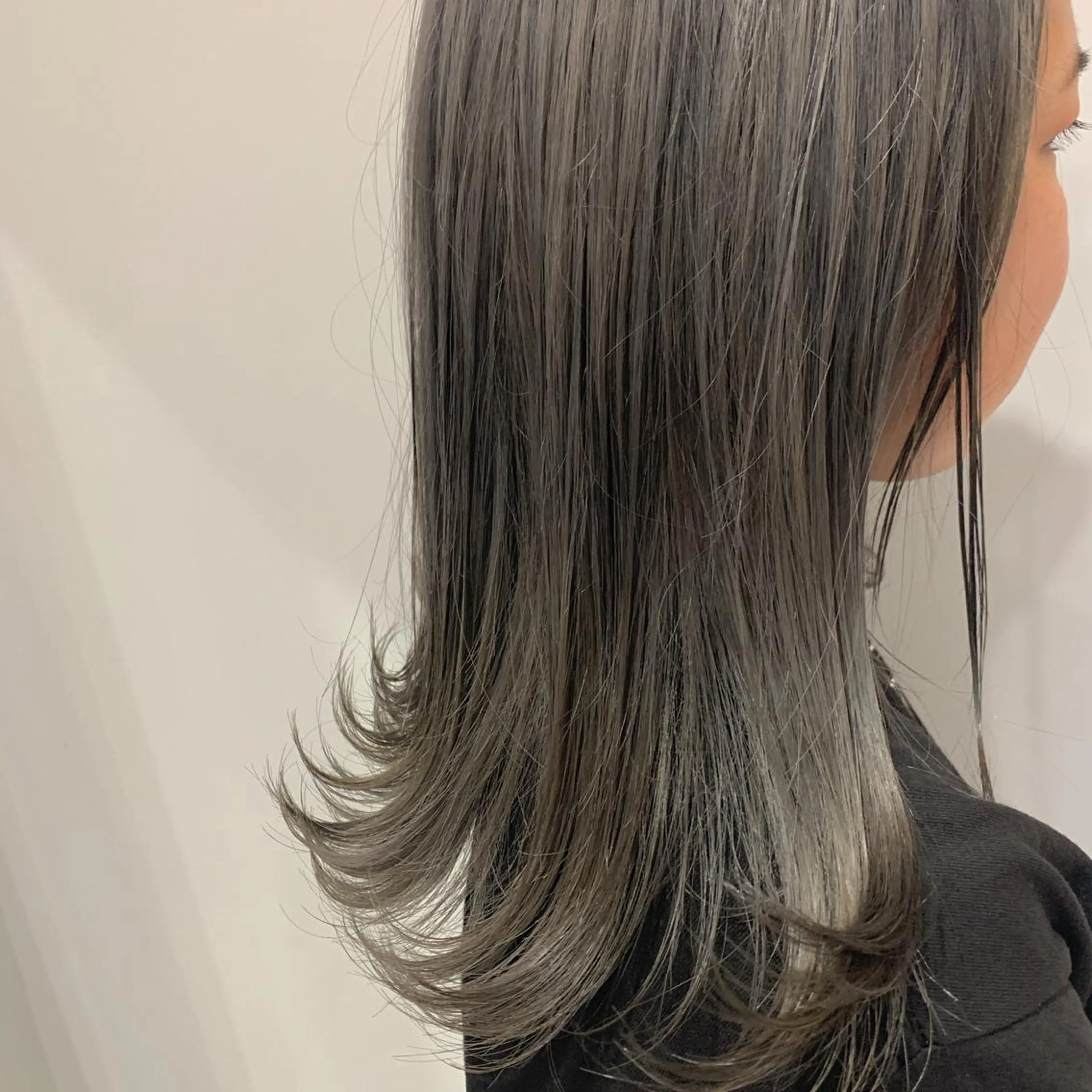 セミロング カラー ブリーチ misch by urban所属・名駅🦢大人艶カラー 🪽カミヤアカネのヘアスタイル