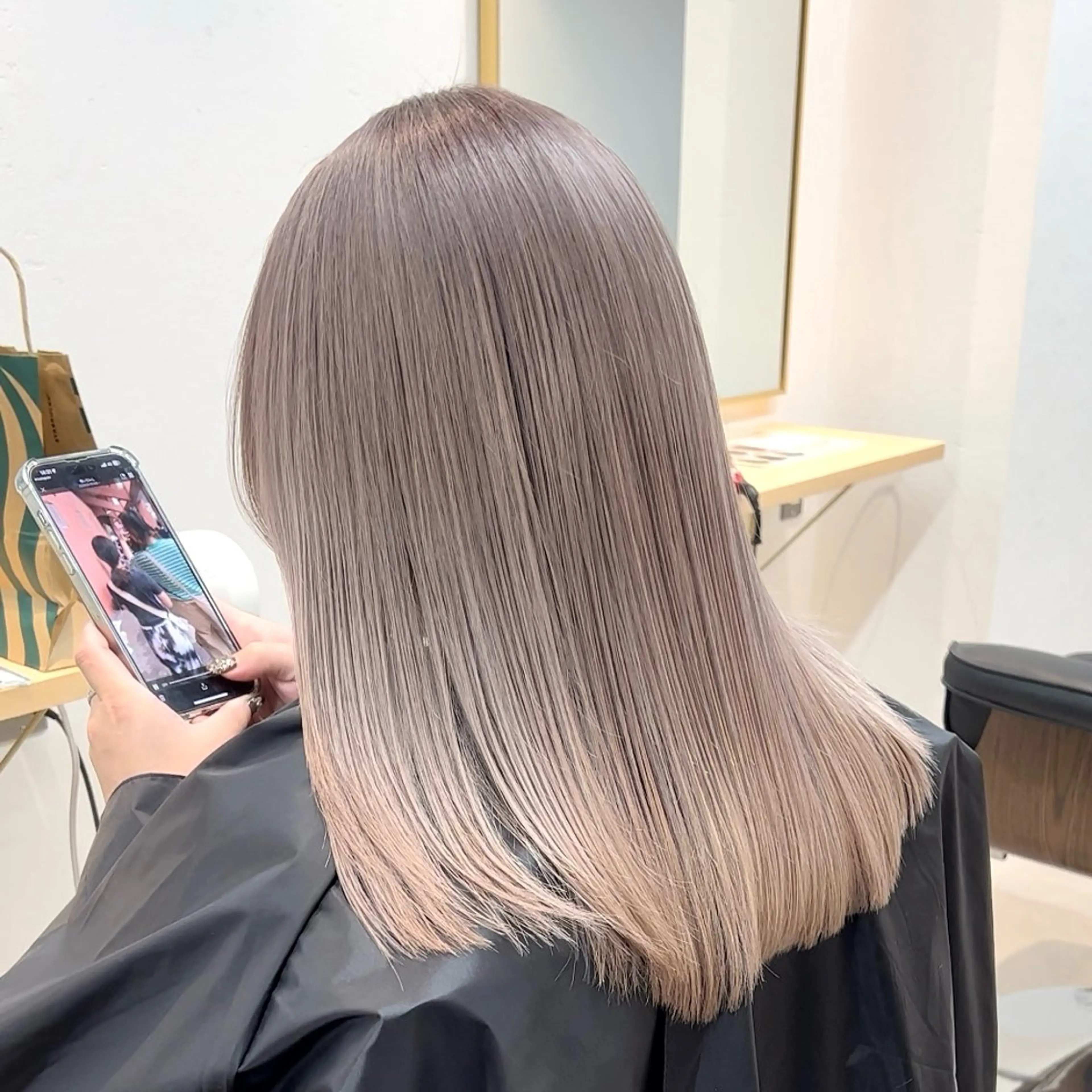 セミロング カラー カット ヘアカラー トリートメント ボブ/韓国ボブ/ブリ ーチ/鈴木康平のヘアスタイル