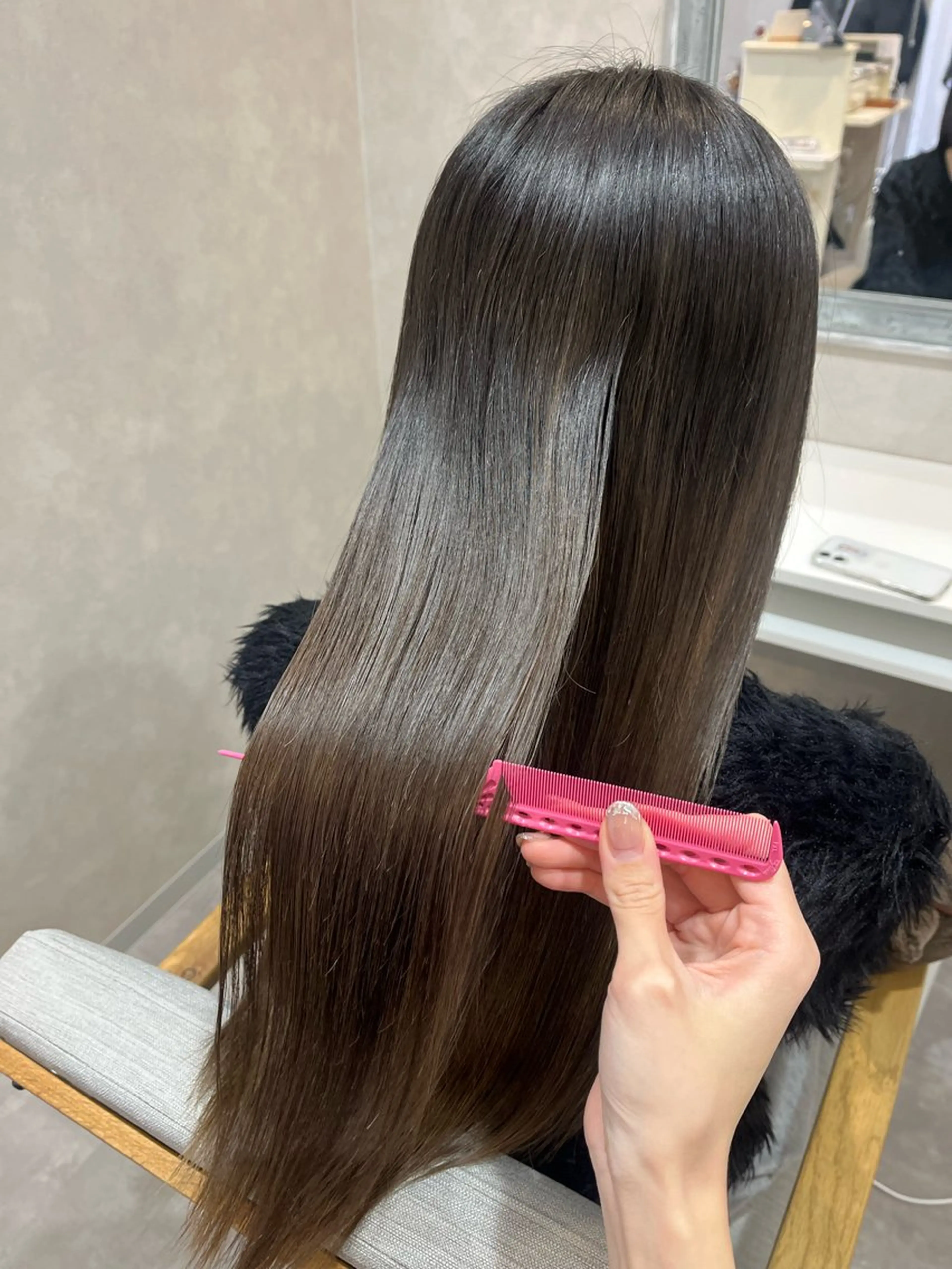 トリートメント 森 愛友のヘアスタイル