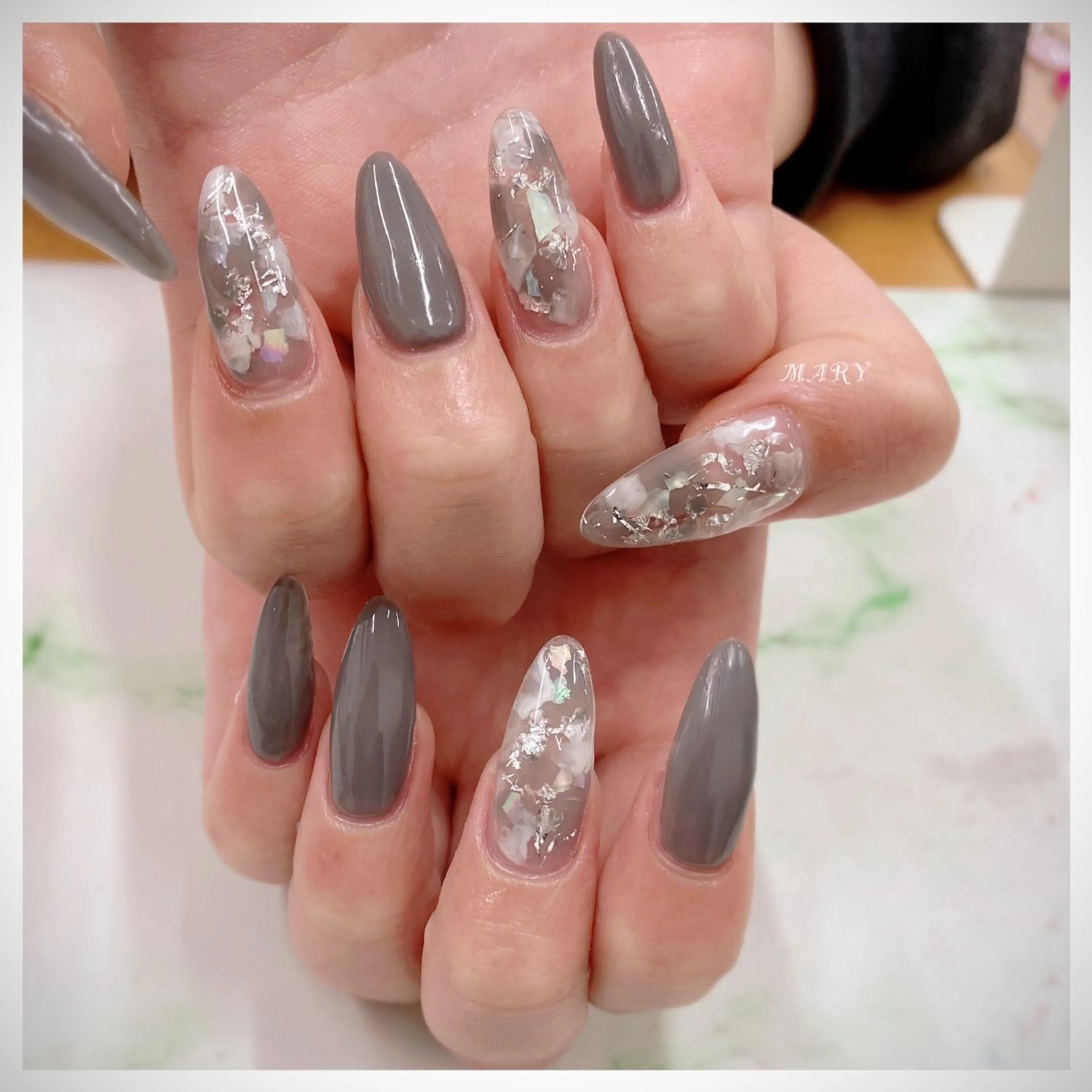 ネイル キラキラネイル ニュアンスネイル ワンカラーネイル ハンドネイル Mary nail所属・Mary nail .narumiのネイルデザイン