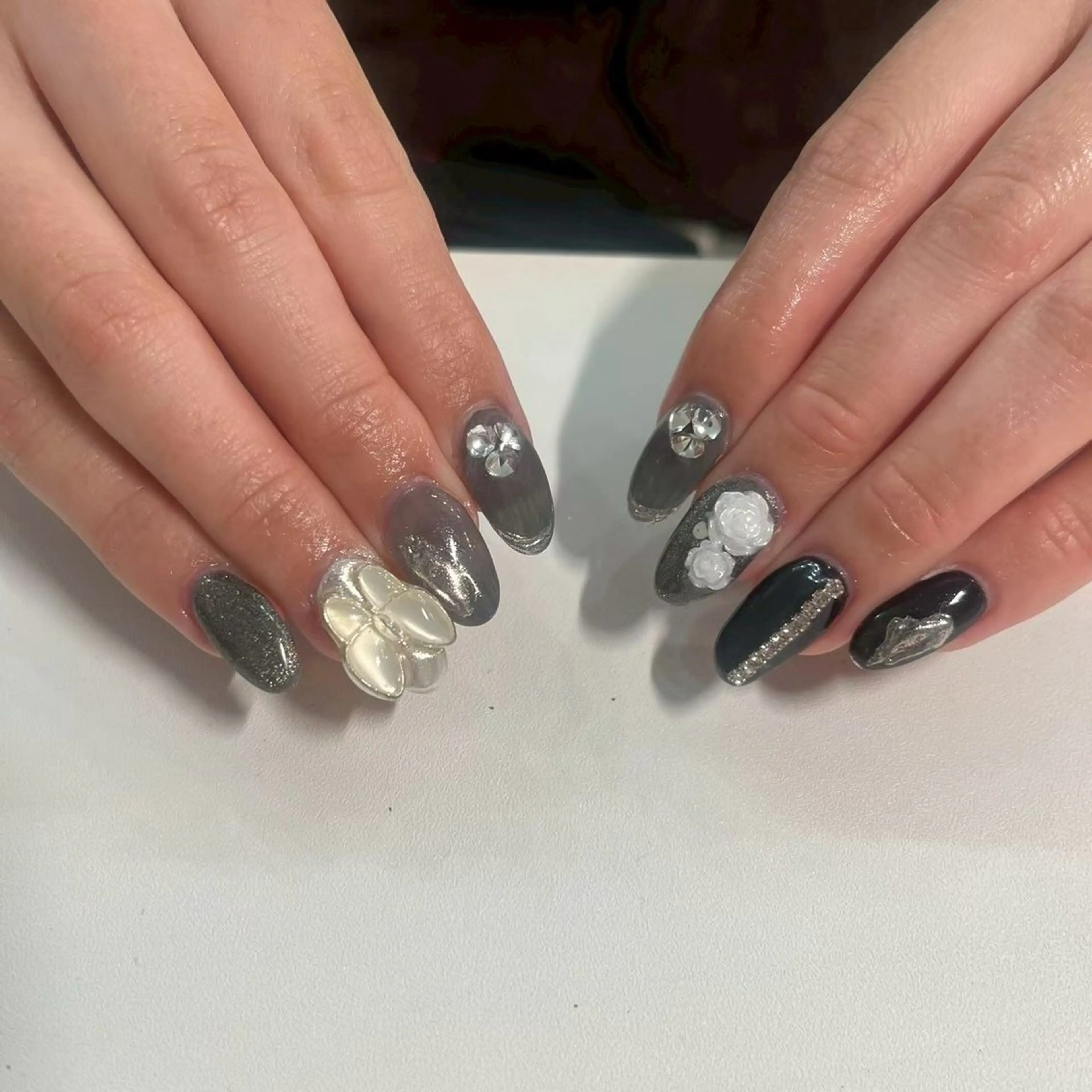 ネイル THEBALM sixネイル💅のネイルデザイン