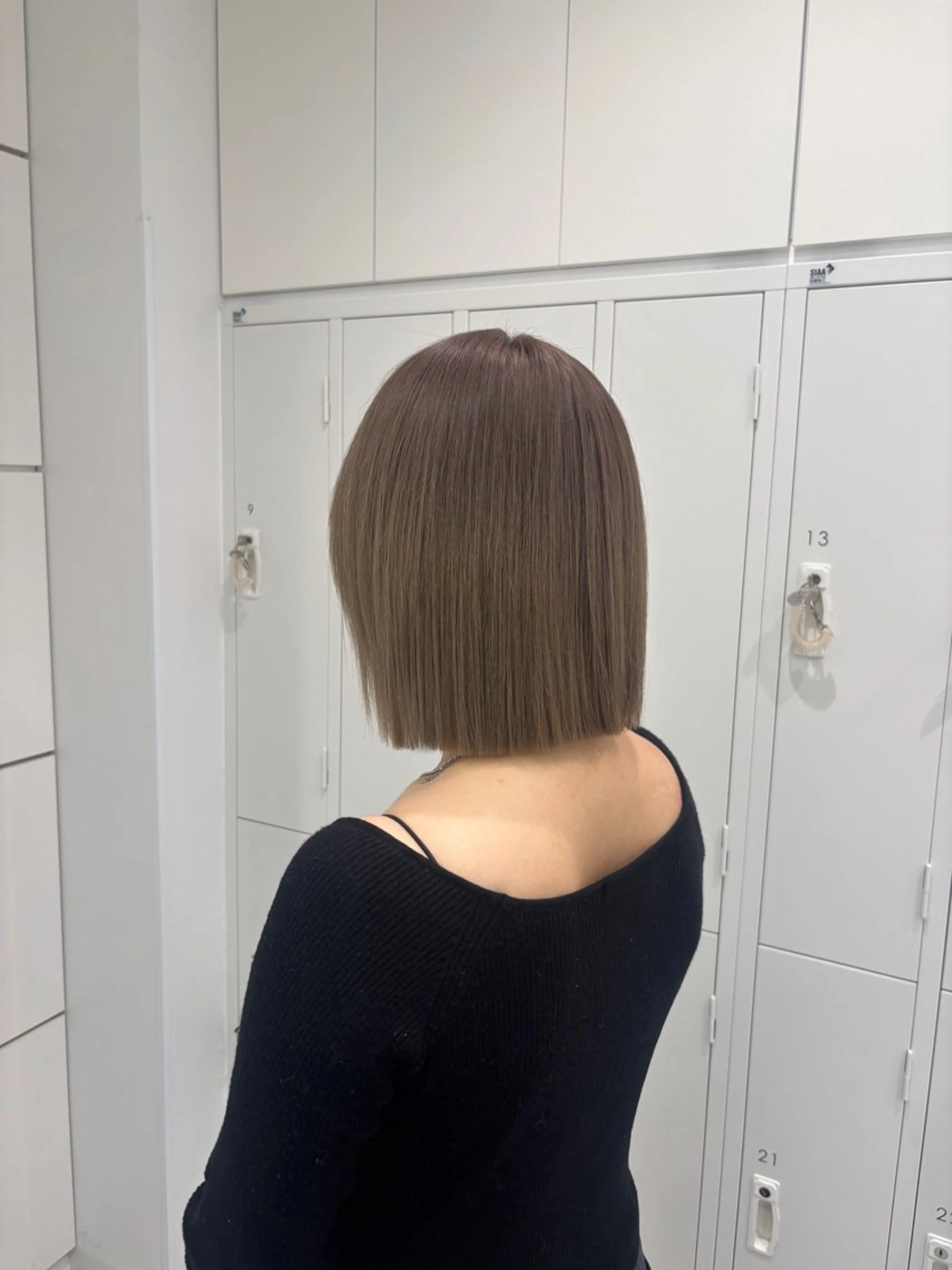 ショート カラー 切りっぱなしボブ ベージュカラー ミルクティーベージュ ボブ miyu モデル募集中🪽のヘアスタイル