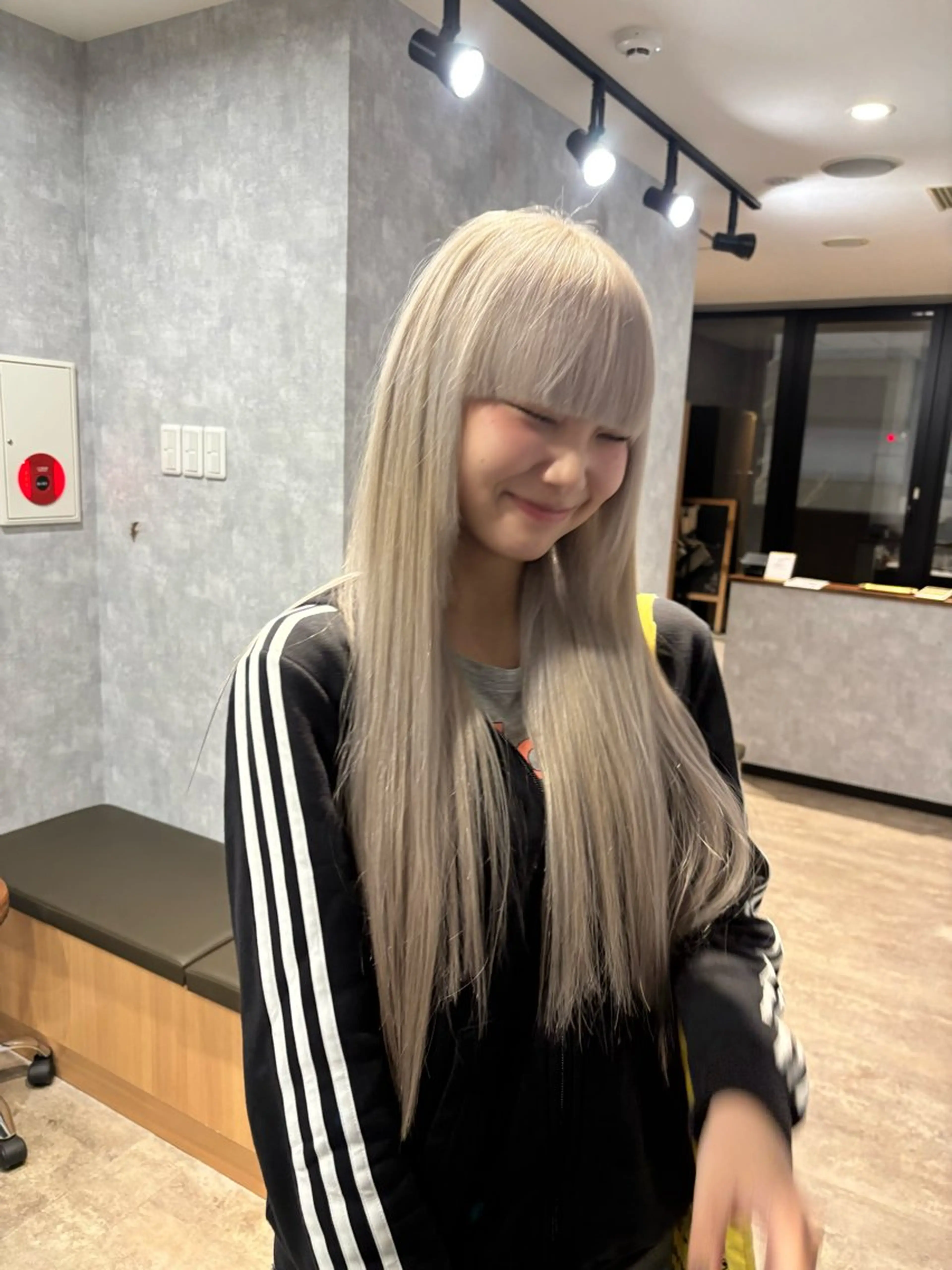 ロング カット ヘアカラー トリートメント 🌐NATSUMI 🌐【寒色カラー】のヘアスタイル