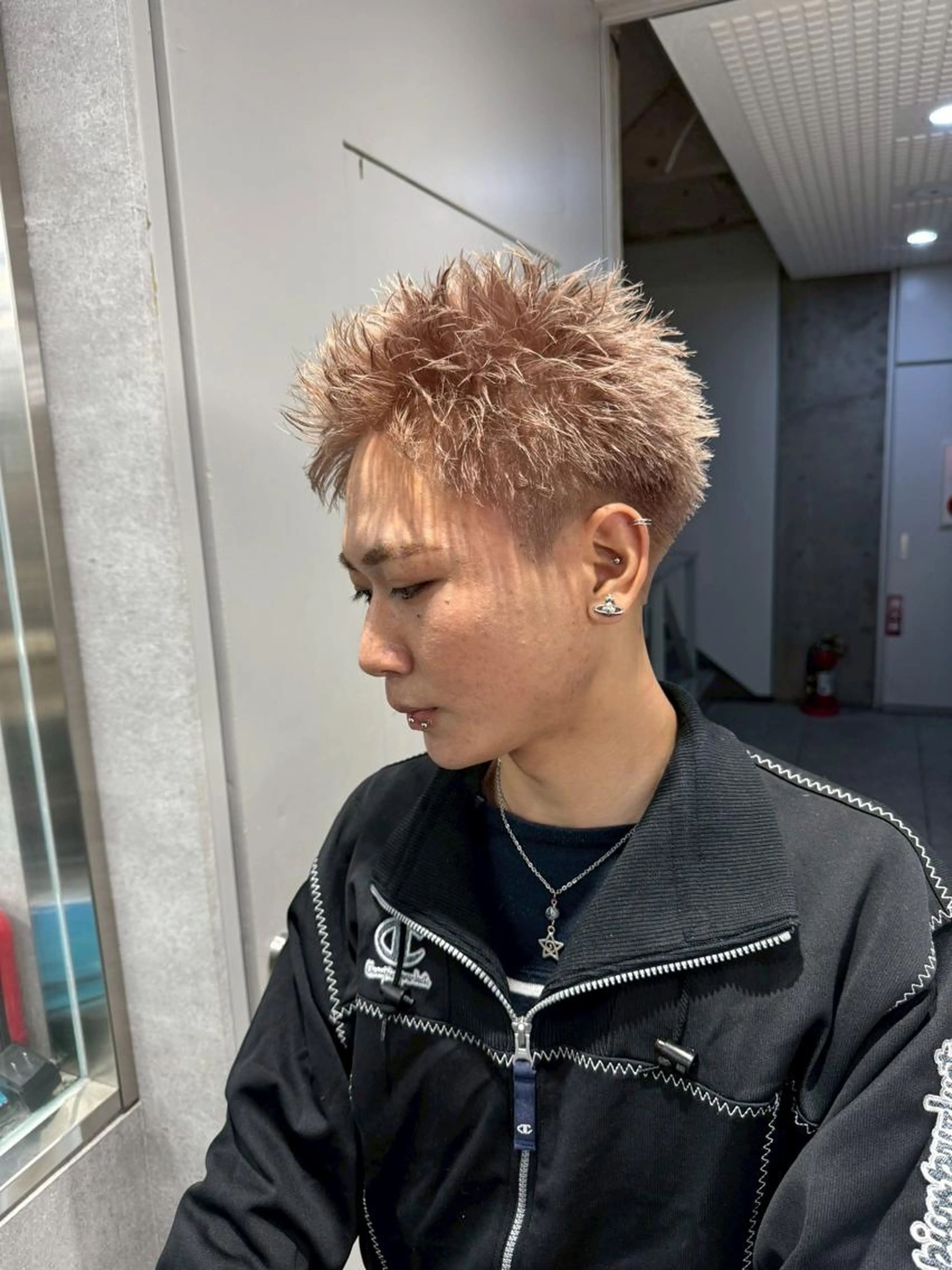 【‼️先着10名様限定‼️】ブリーチリタッチ分無料🆓ブリーチWカラー✨（⚠️根元３センチ以内）の写真