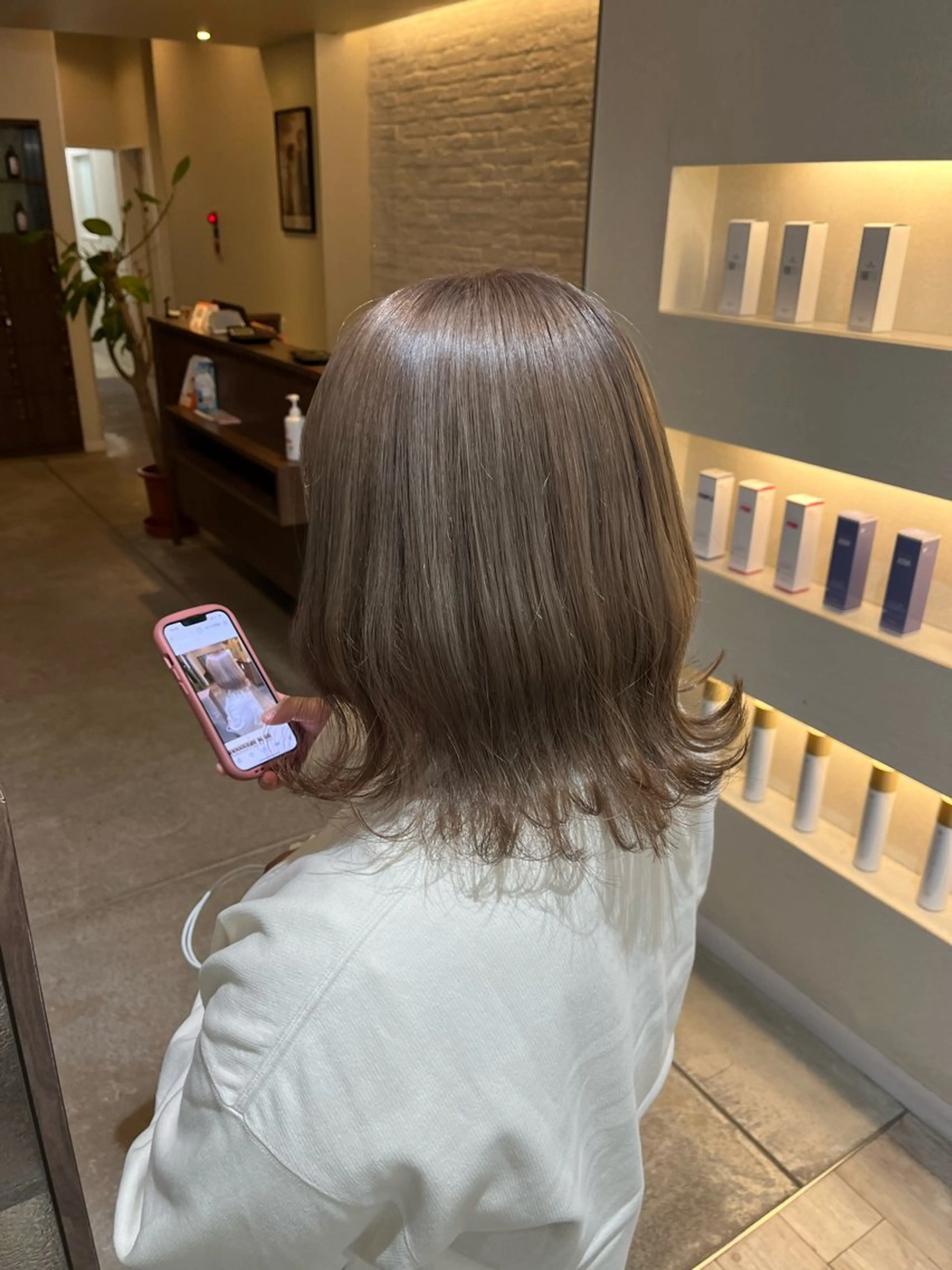 ミディアム カラー ヘアカラー トリートメント HAIR E.S所属・ブリーチ⏳艶カラー Natsukiのヘアスタイル