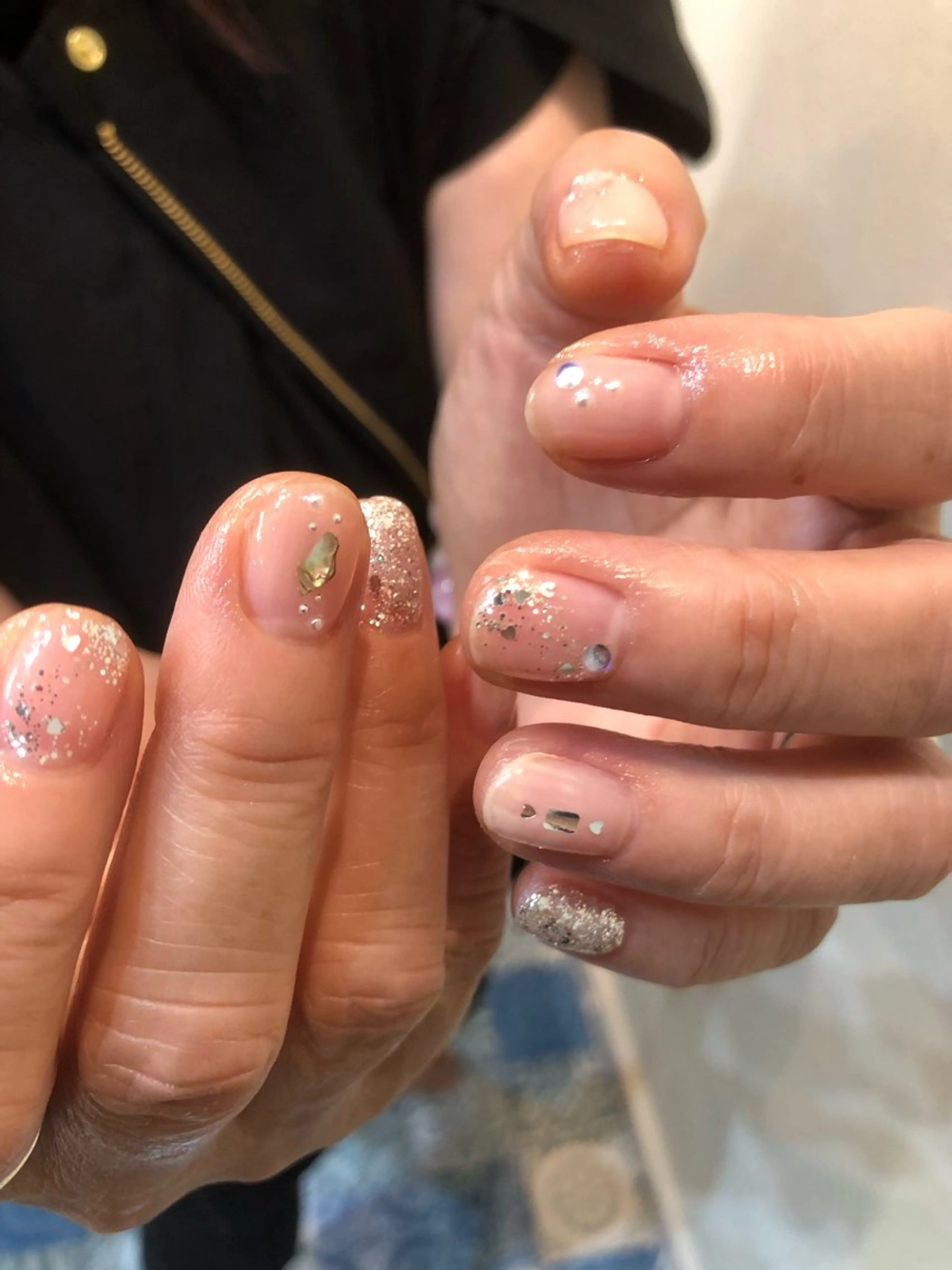ネイル ニュアンスネイル ショートネイル シルバー MOFU NAIL 🐈‍⬛のネイルデザイン