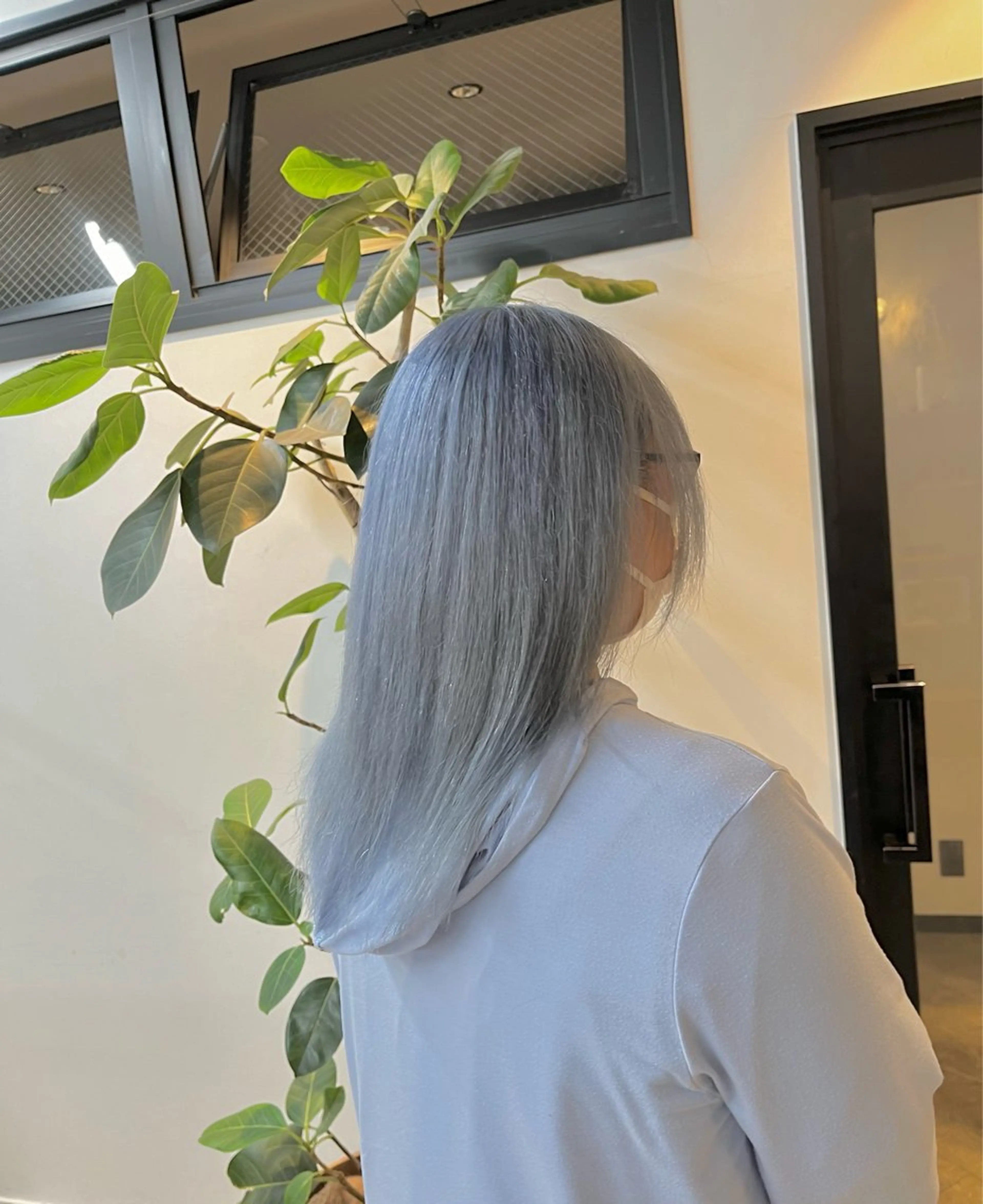 セミロング カラー ヘアカラー ハイトーンカラ ー/小川のヘアスタイル