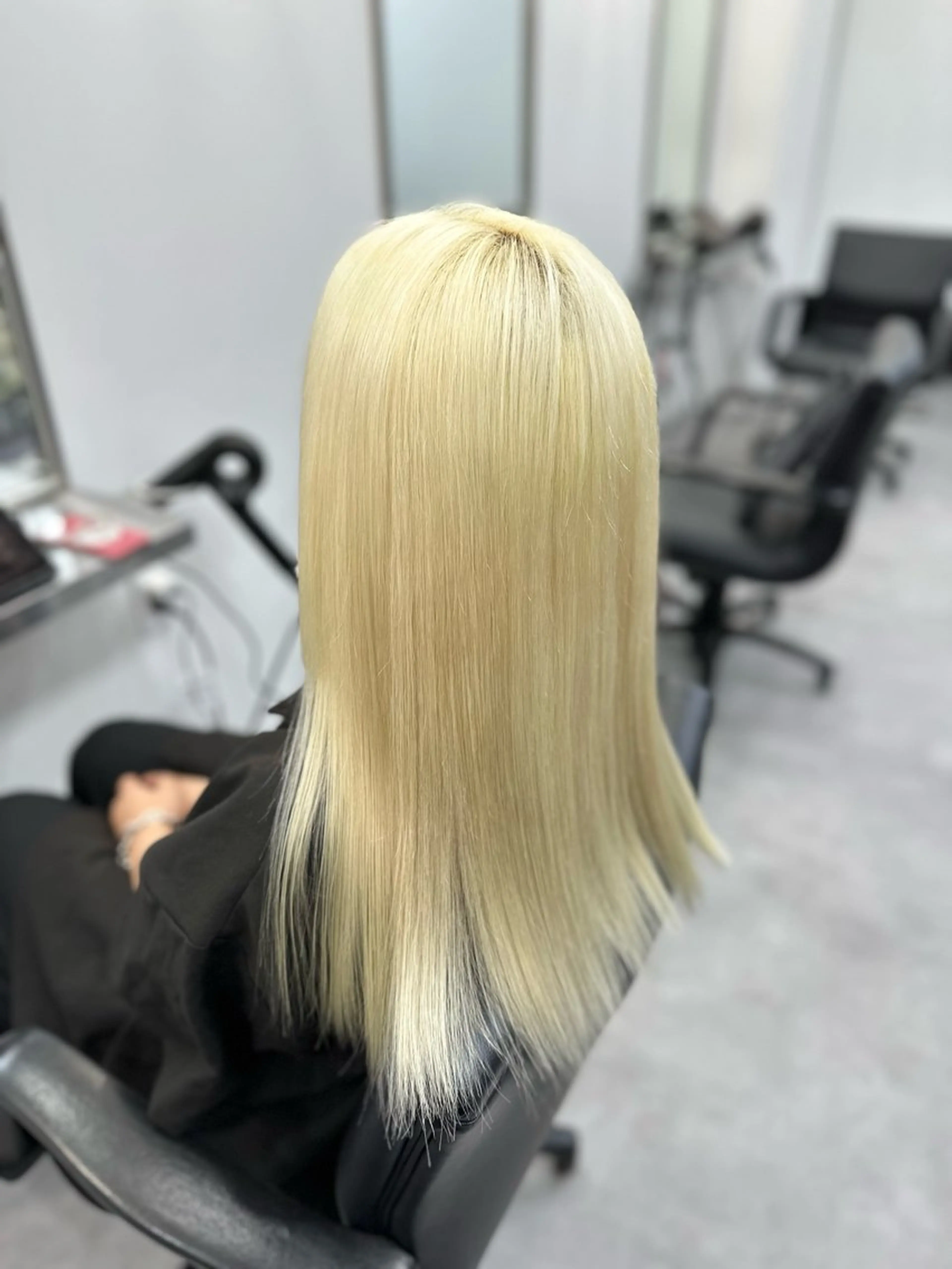 セミロング 天野 タイナのヘアスタイル