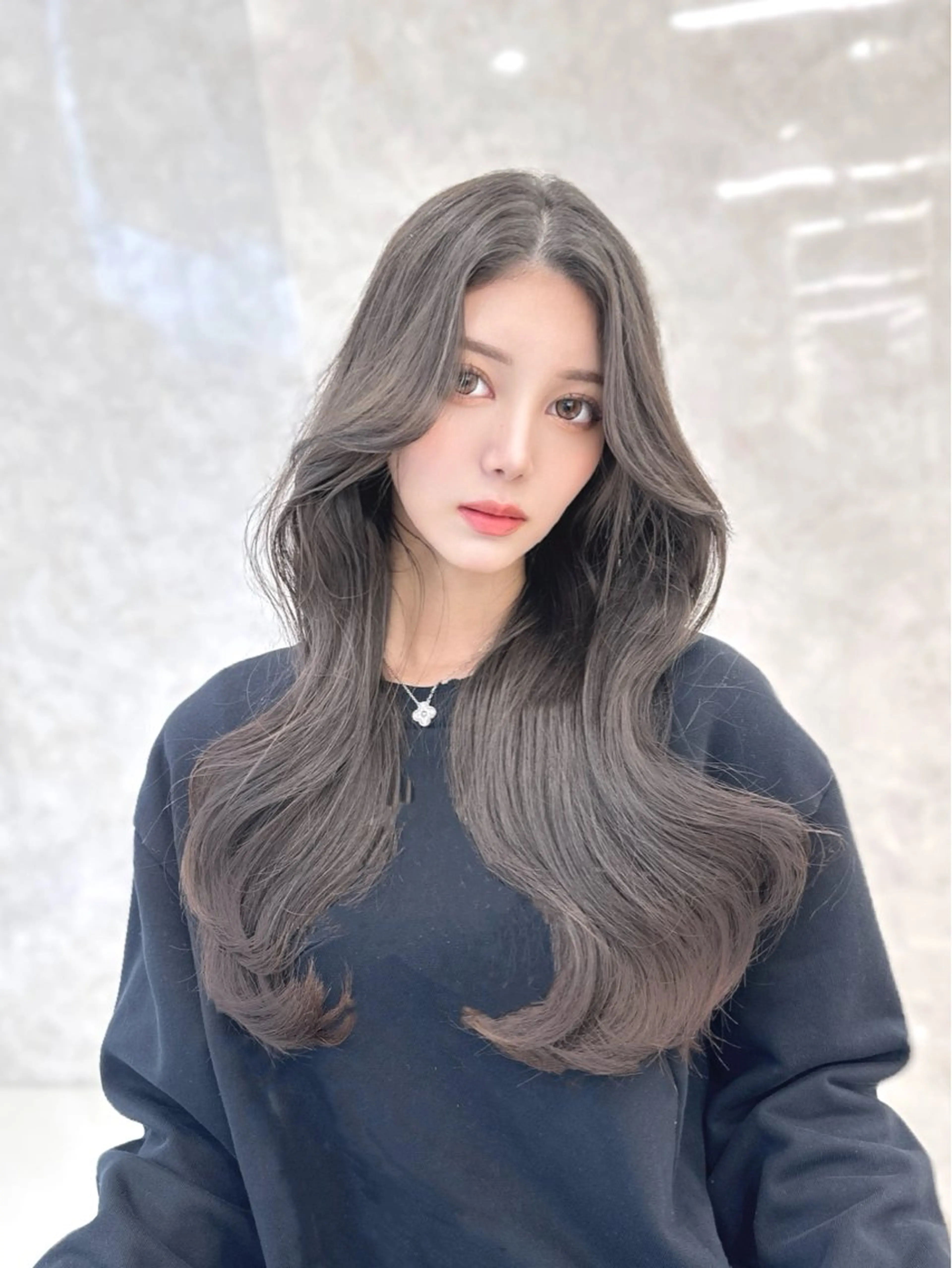 ロング 岡部 未咲希のヘアスタイル