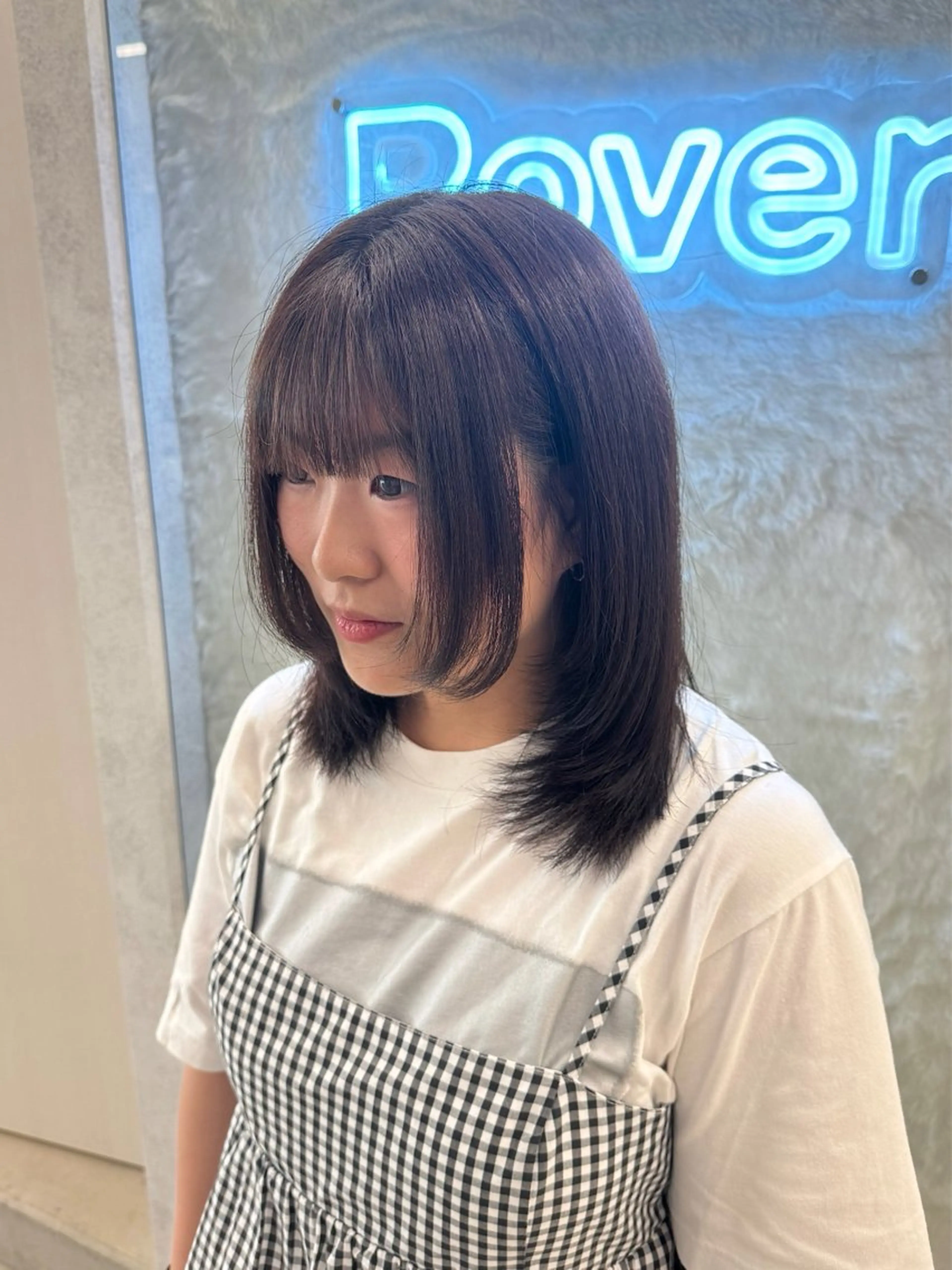 ミディアム カット Nene ／Roverのヘアスタイル