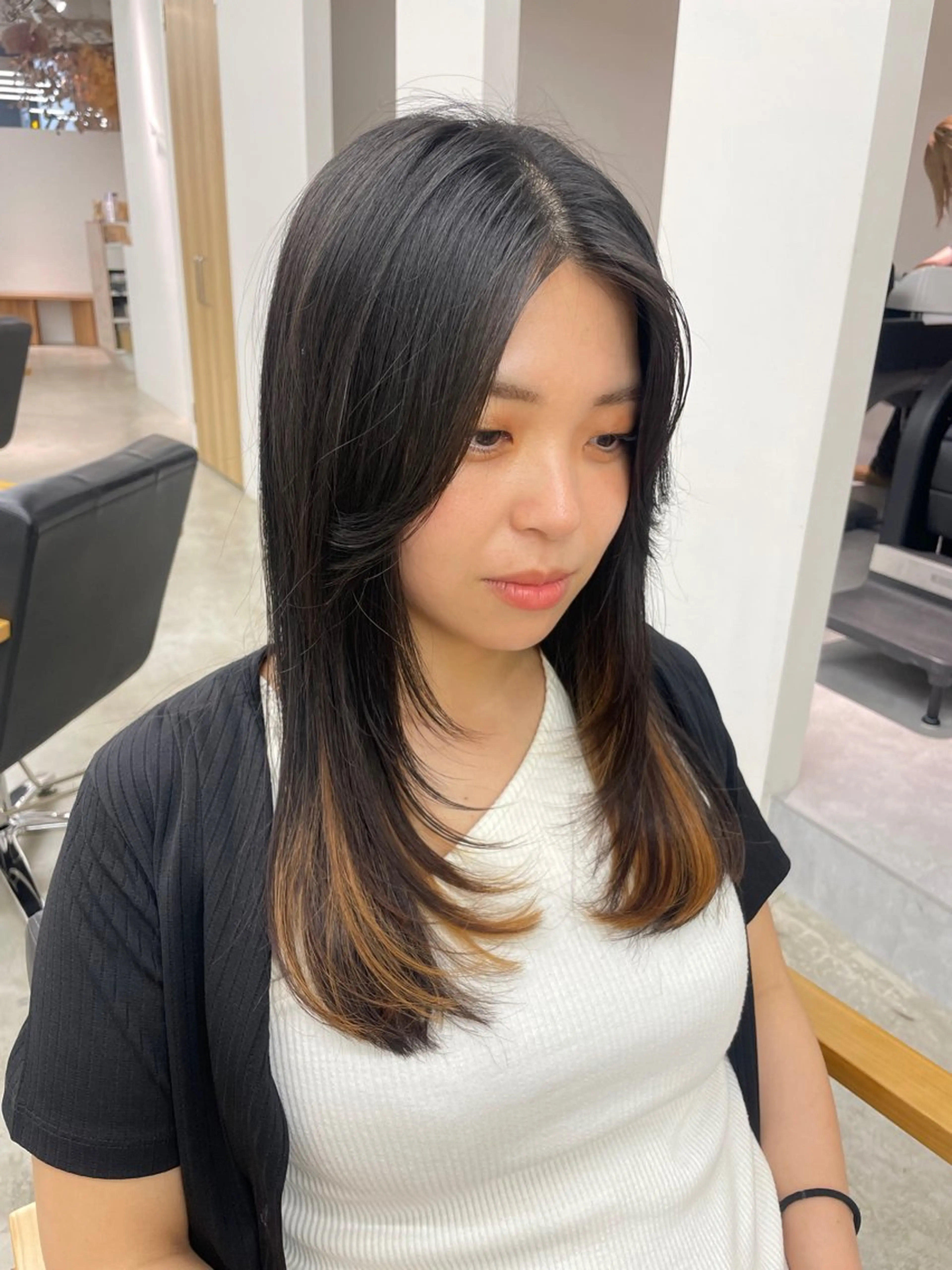 セミロング カラー kana/ ブリーチ/暖色のヘアスタイル