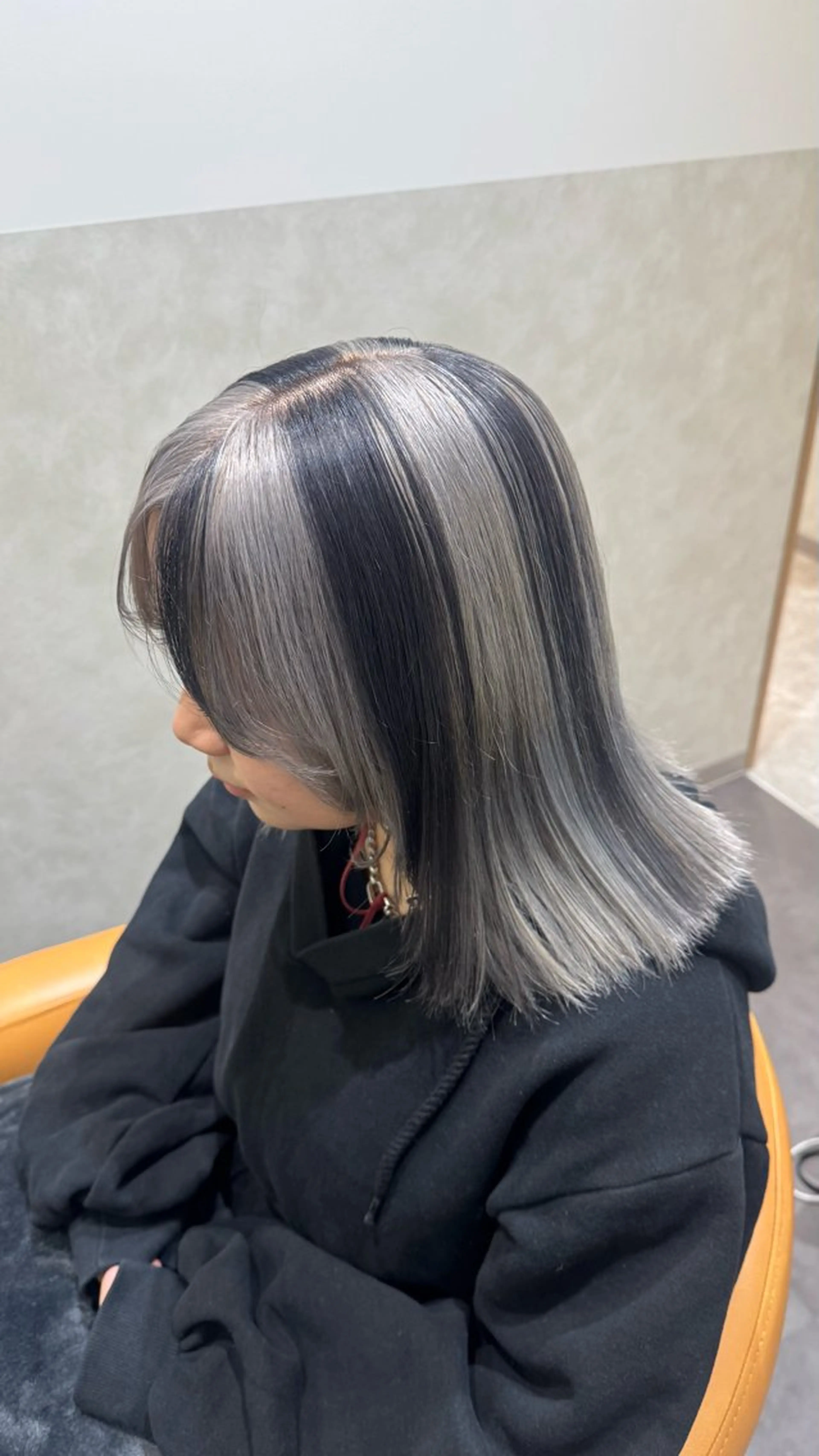 ショート カラー バレイヤージュ ミストバング ベージュカラー ブリーチ 抜きっぱなしブロンド 札幌ブリーチカラー/ ダブルカラー/ドイのヘアスタイル