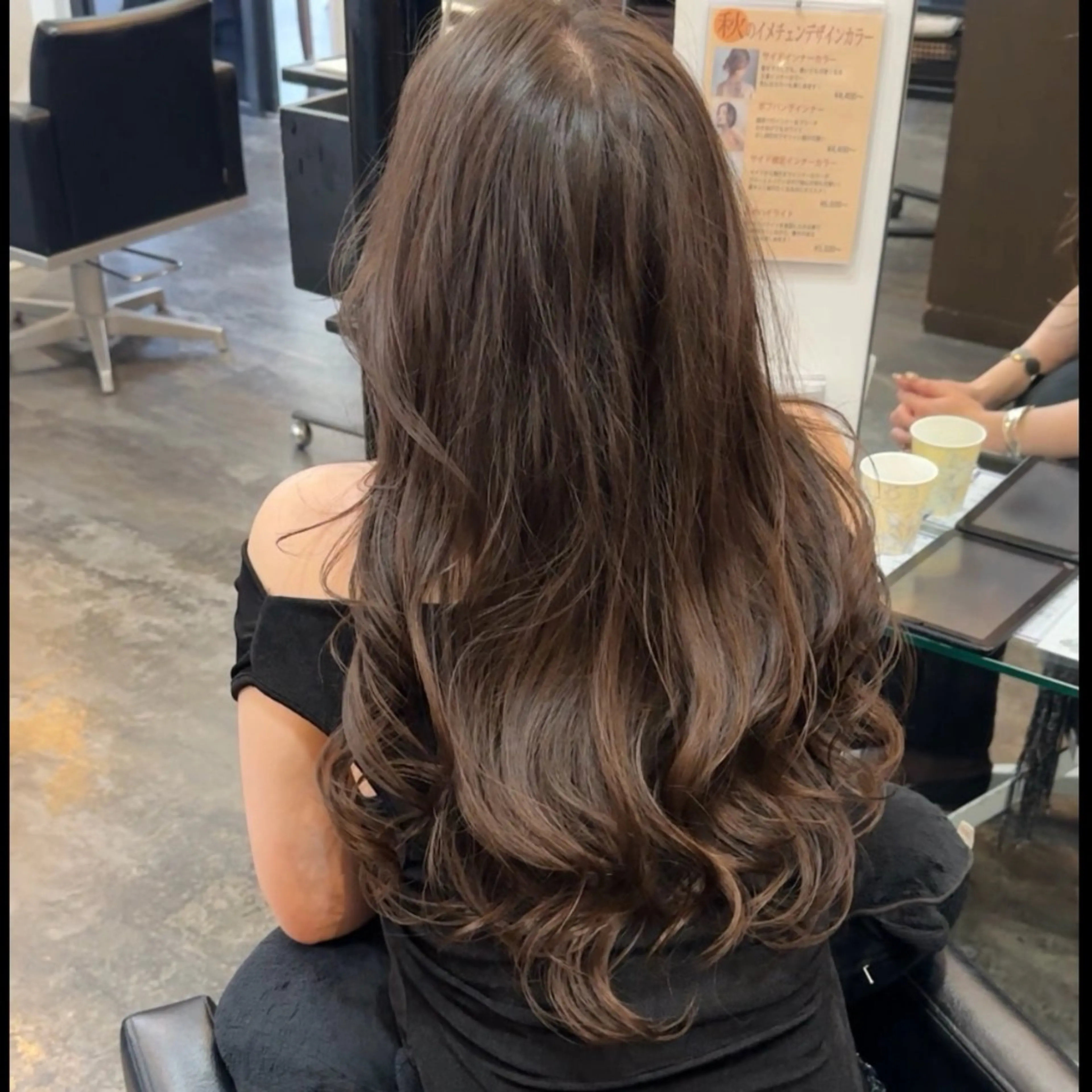 ロング カラー アッシュ アッシュグレー アッシュグレージュ ベージュカラー ブリーチ 《ブリーチなし》 ベージュ/あゆむのヘアスタイル