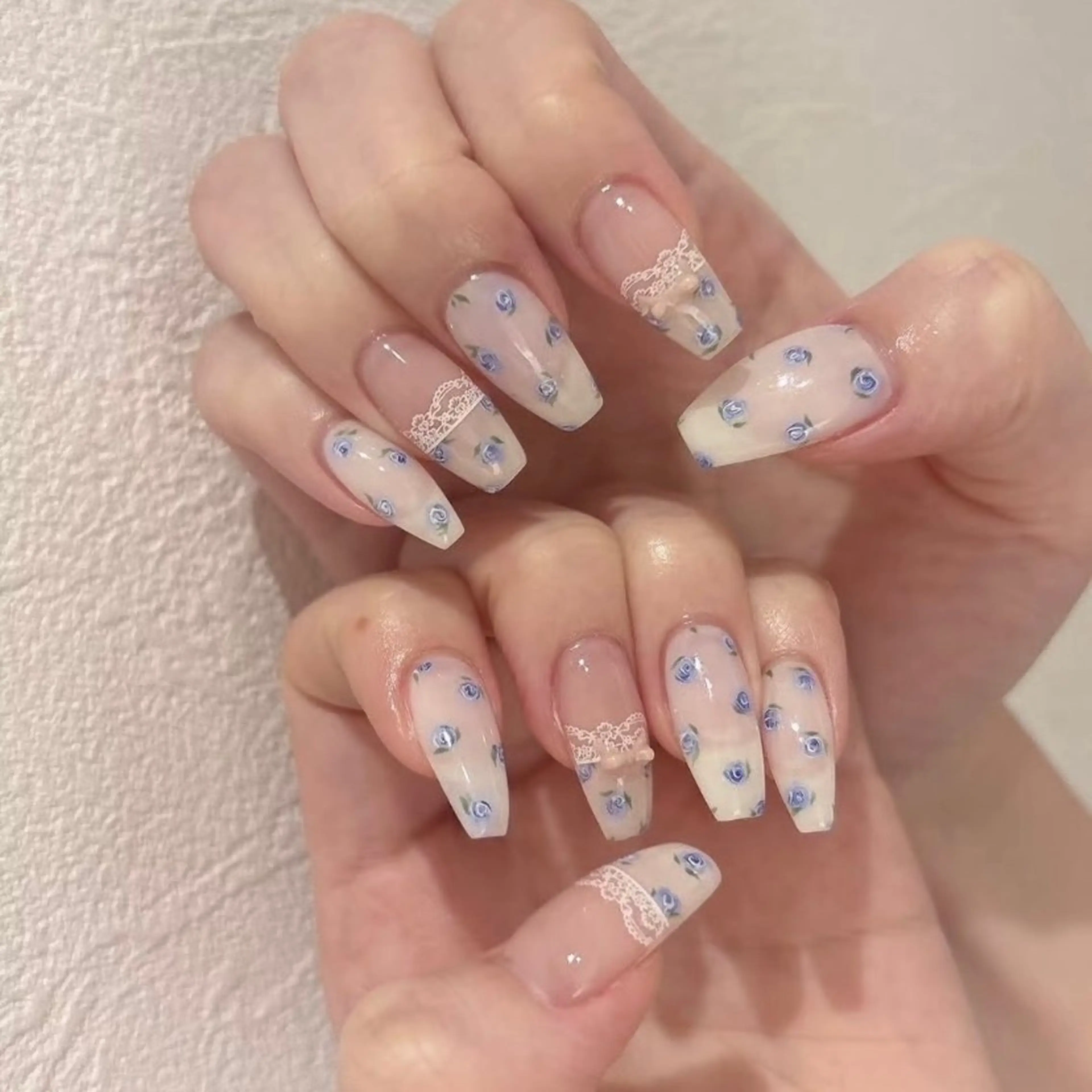 ネイル チークネイル フレンチネイル ジェルネイル ガーリー キラキラネイル ハンドネイル 高橋 雪のネイルデザイン