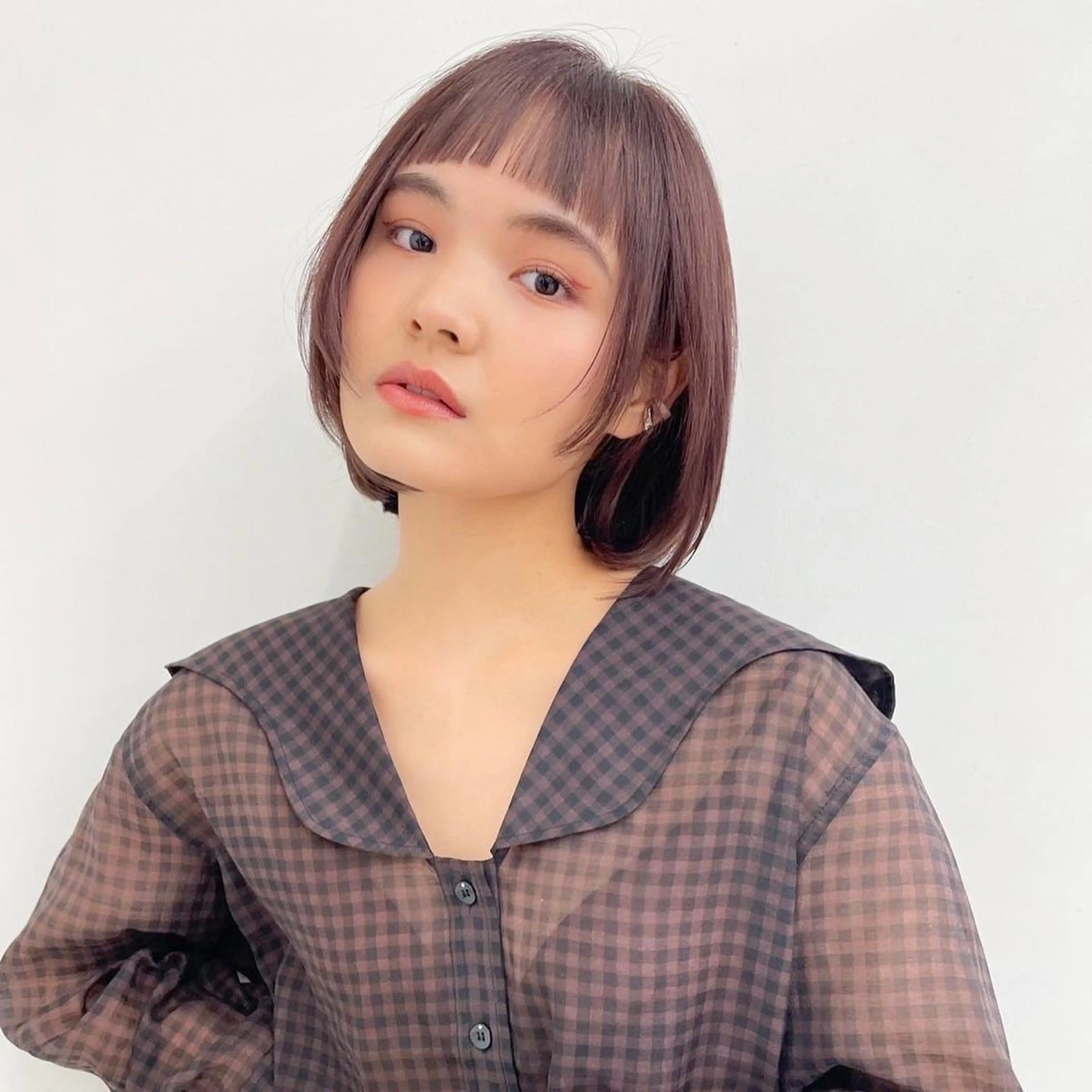 ショート ボブ 顔周りカット レイヤーカット オン眉 f A ture.所属・《カット¥0》 朝山良徳のヘアスタイル