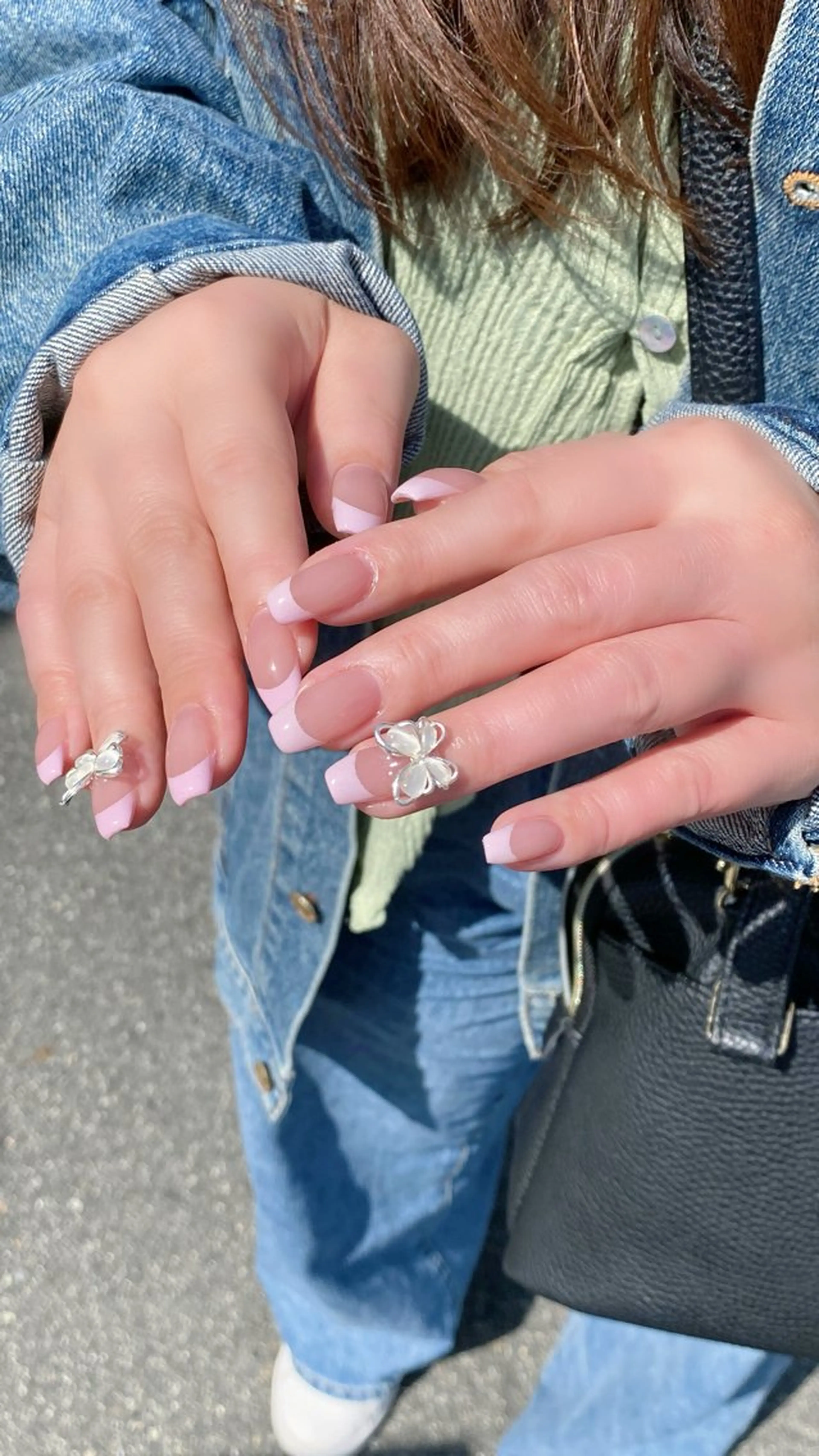 ネイル ハンドネイル ＼近畿大学／近く🦢 Swanのネイルデザイン