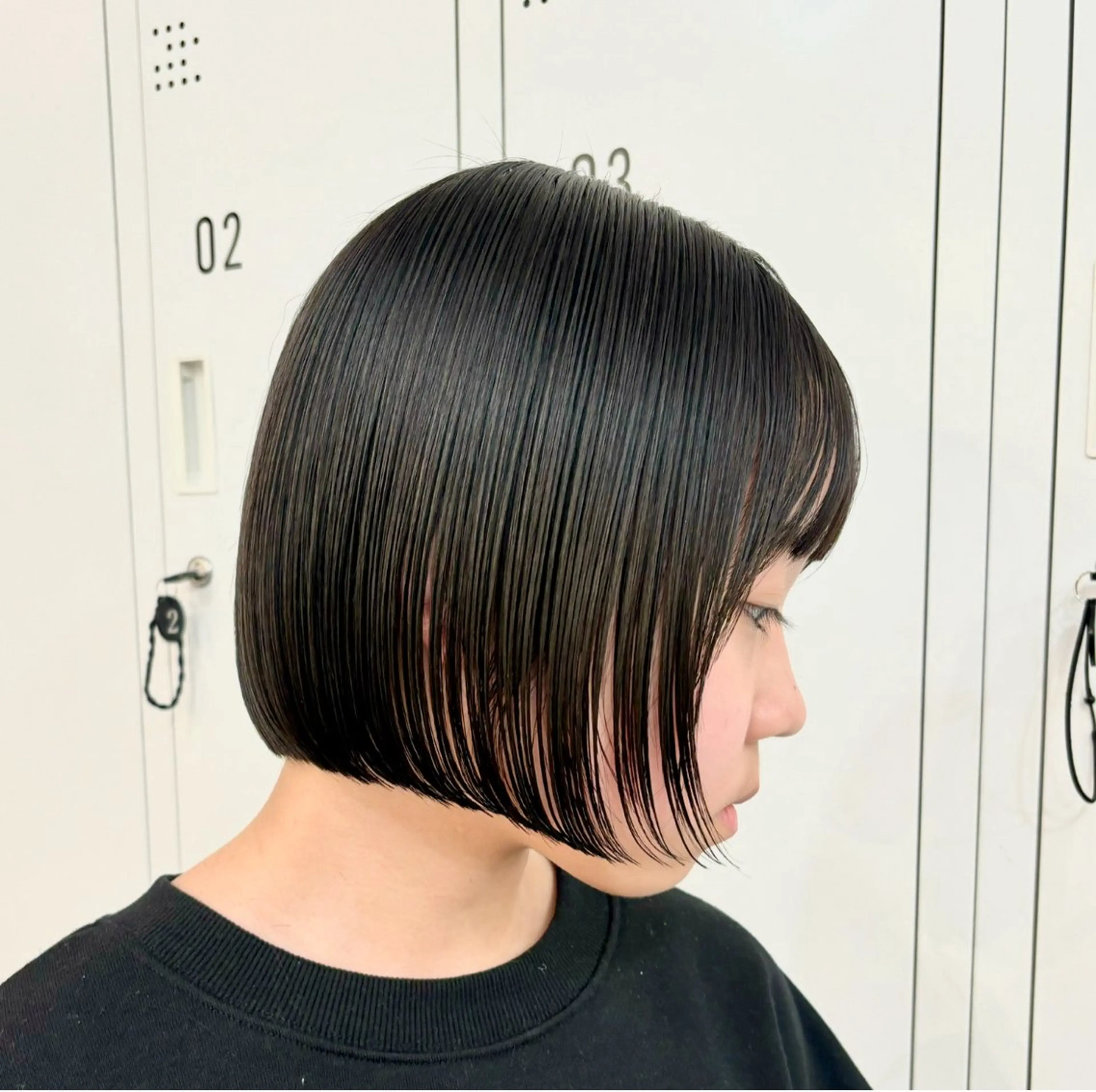 ショート カラー ボブ 学生 ネヅ カオルのヘアスタイル