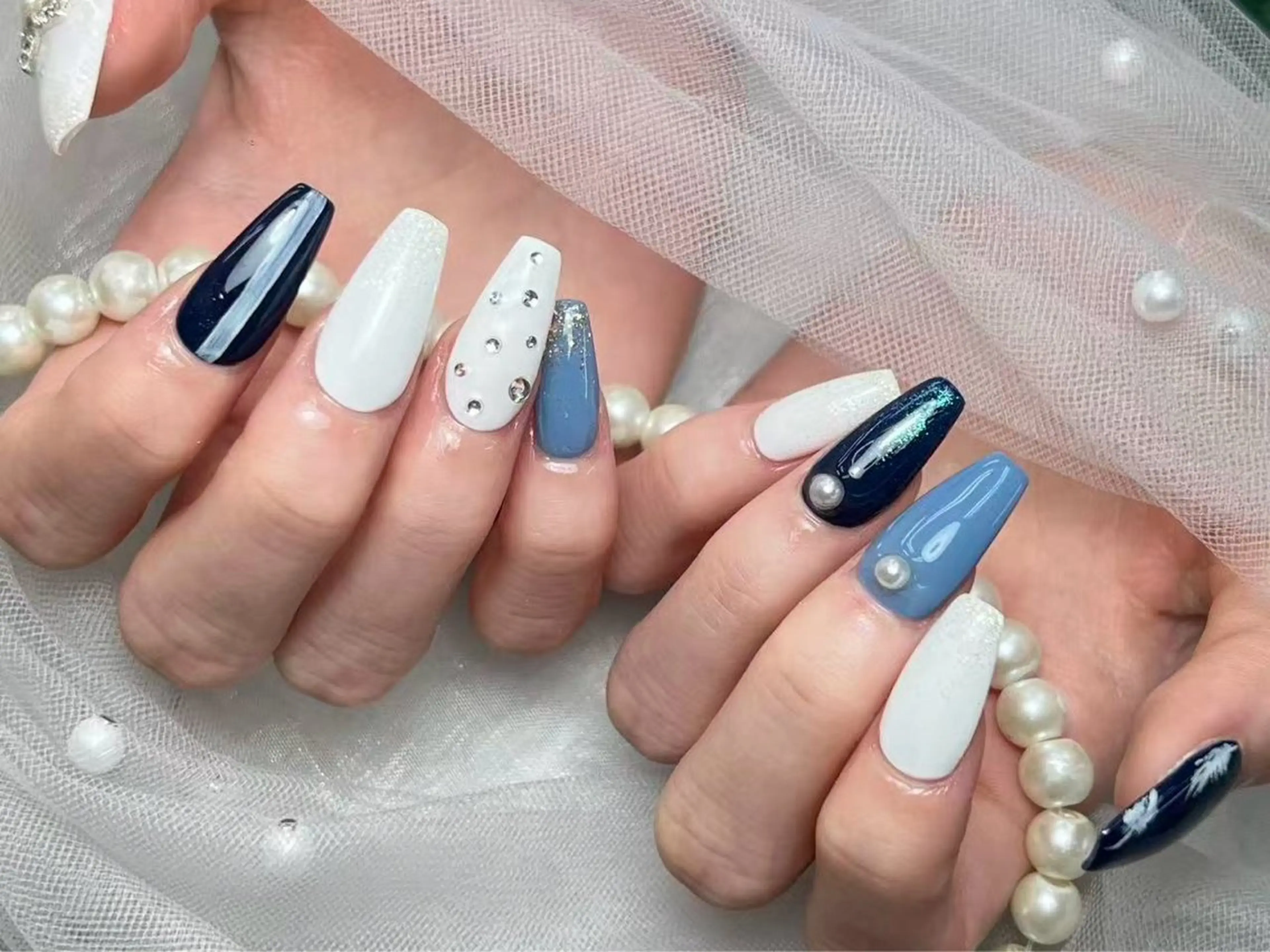 メンズ ネイル メンズ韓国風 アートネイル フレンチネイル ジェルネイル キラキラネイル ハンドネイル Bloom スカルプ専門店のネイルデザイン