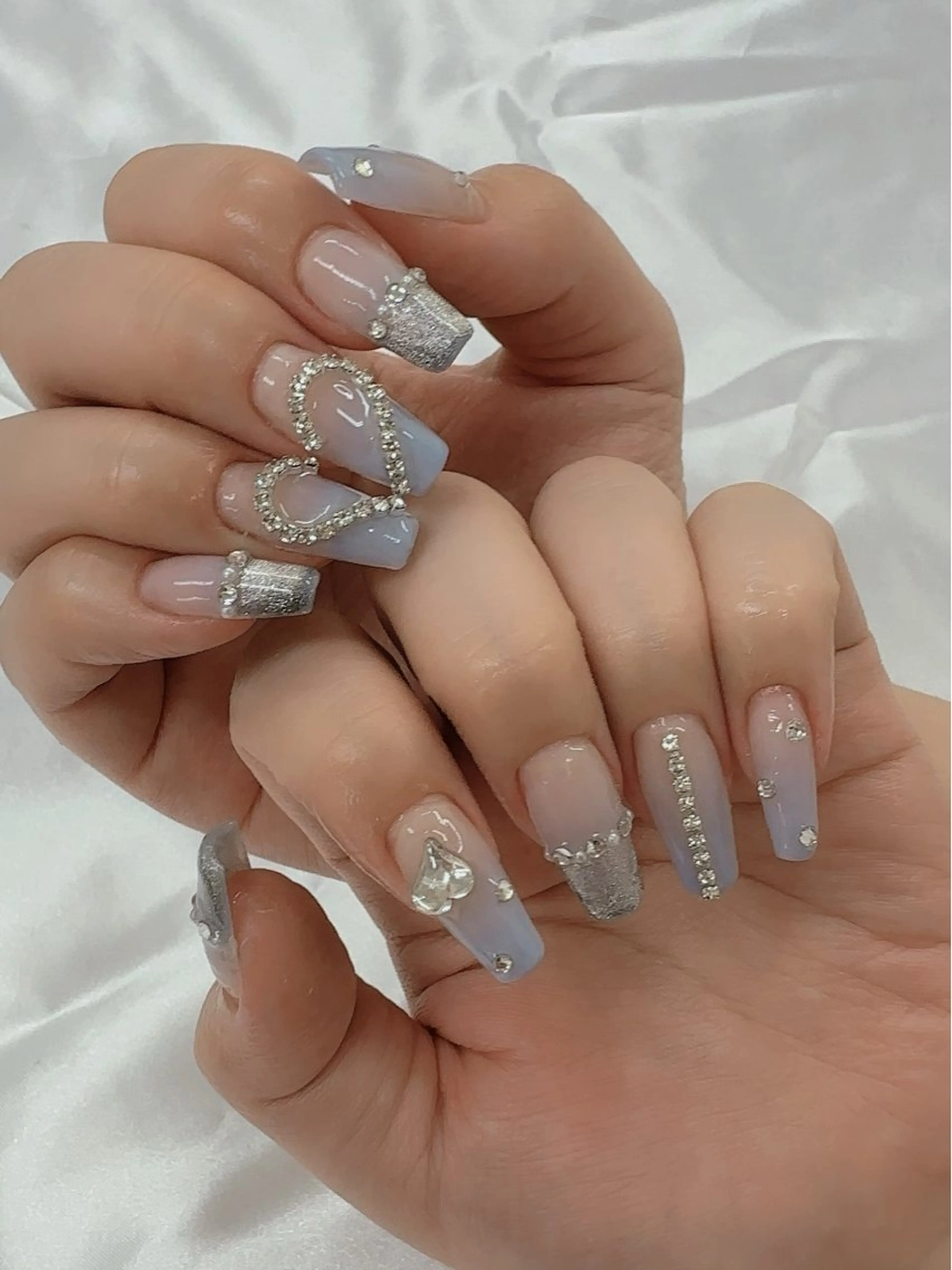 ネイル salon iris 🦋北広島市大曲のネイルデザイン