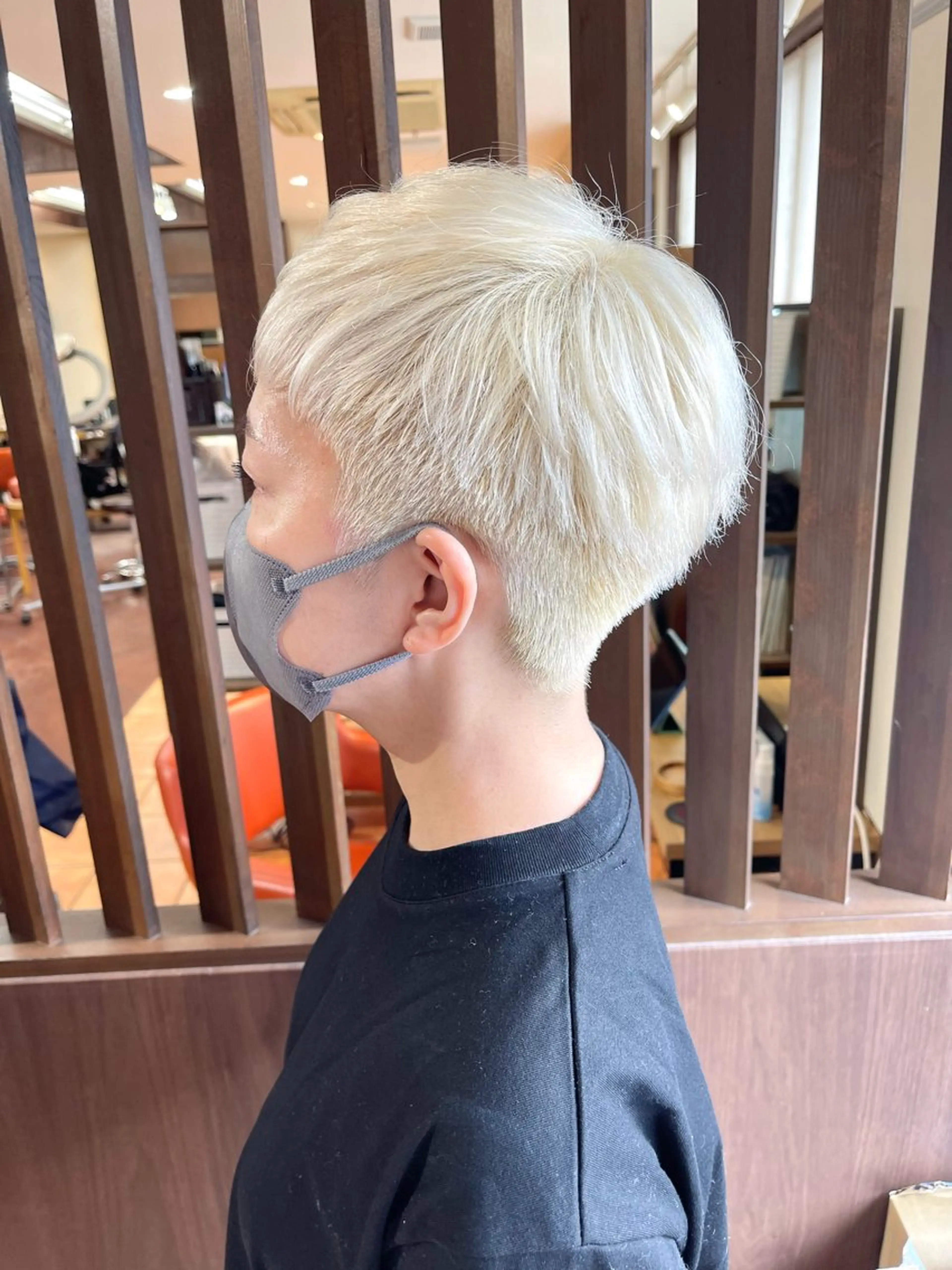 ショート カラー ブリーチ カット ヘアカラー トリートメント 田室 和幸のヘアスタイル